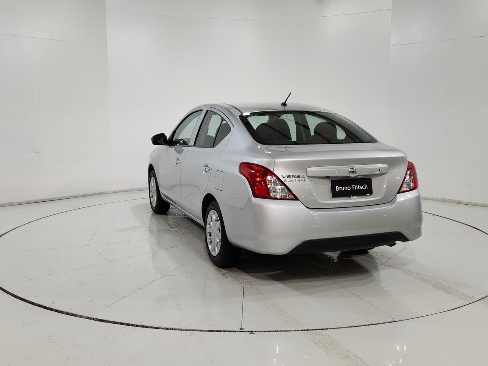 Nissan VERSA SEDAN 1.6 2020 - Imagen 8 de 20