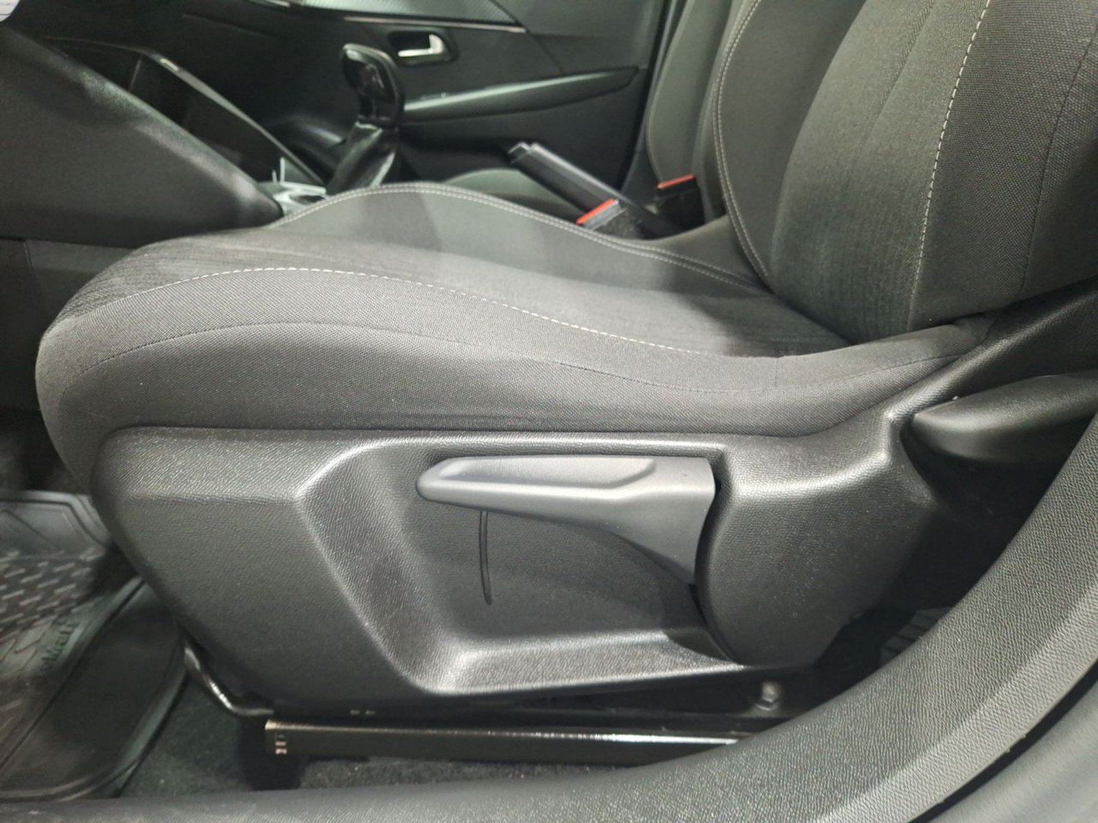 Peugeot 208 STYLE PURETECH 75 1.2 2024 - Imagen 17 de 20