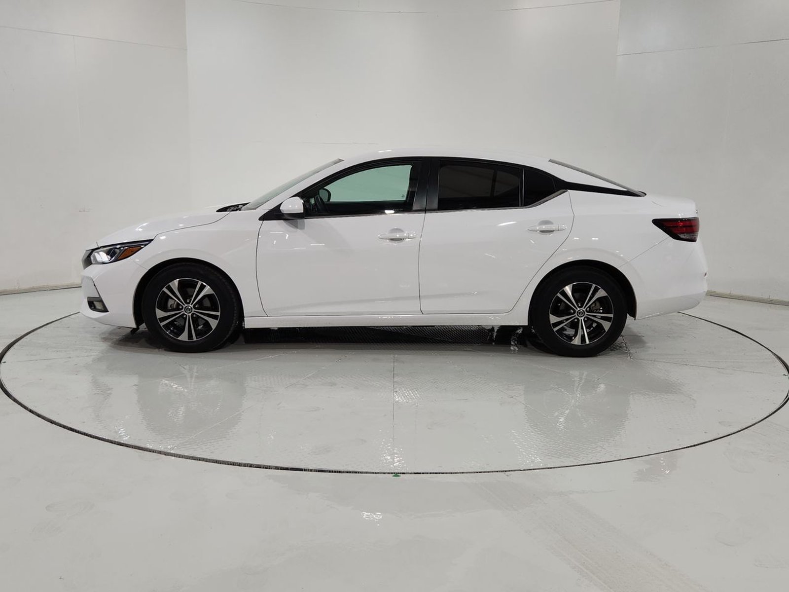 Nissan SENTRA SENSE MT 2024 - Imagen 5 de 20