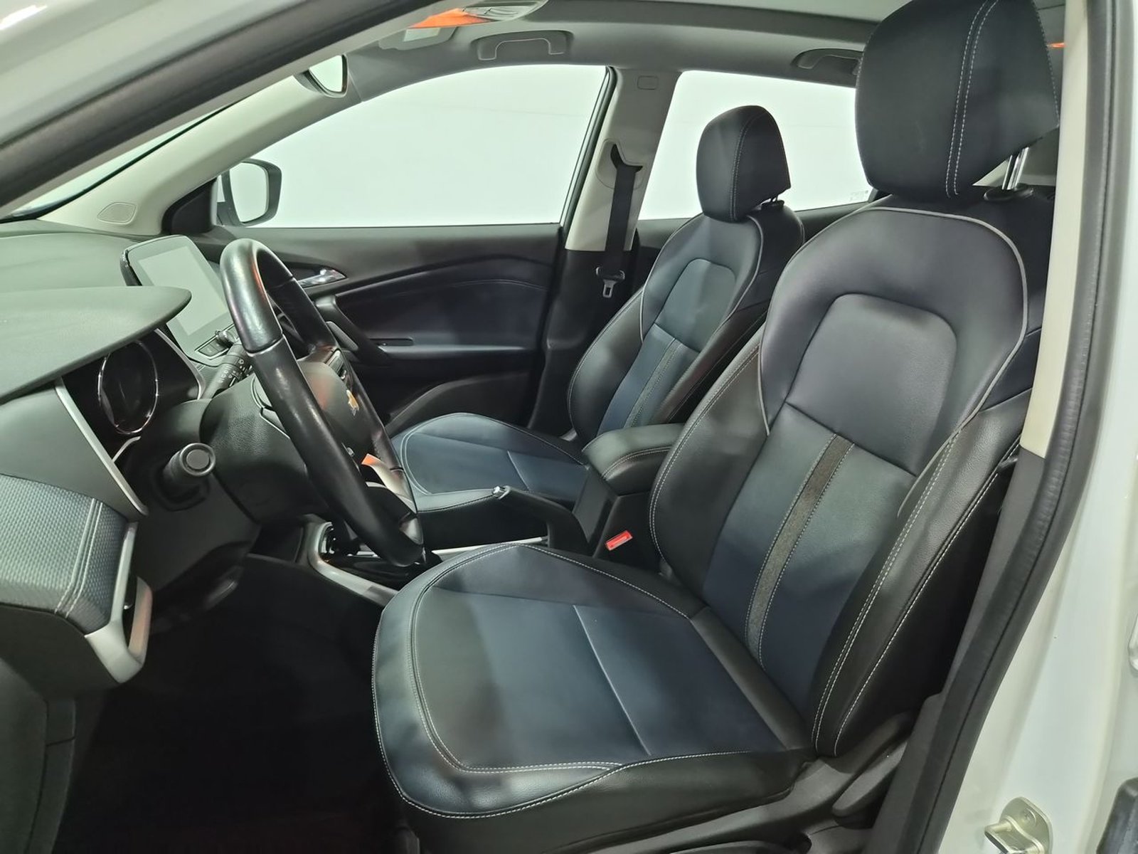 Chevrolet TRACKER 1.2T AUT 2023 - Imagen 18 de 20