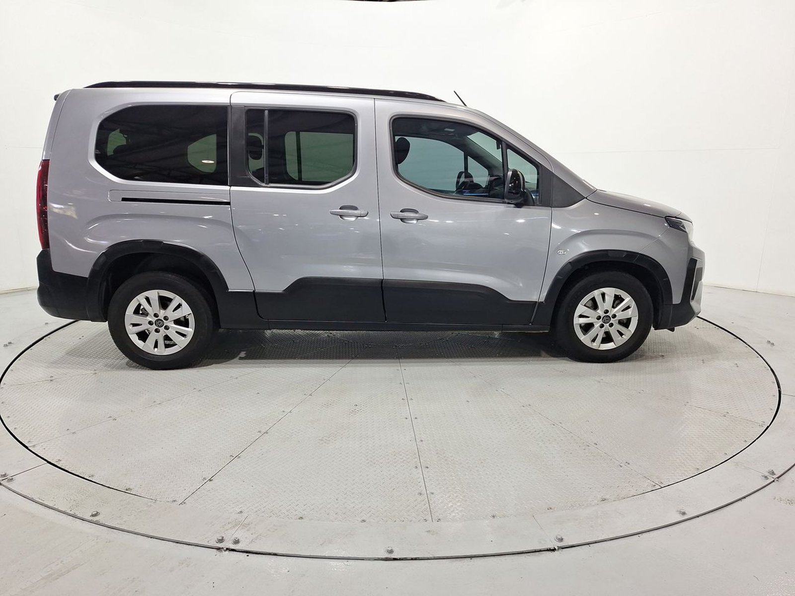 Peugeot RIFTER MCA ALLURE BLUEHDI 130 EAT8 2025 - Imagen 10 de 20