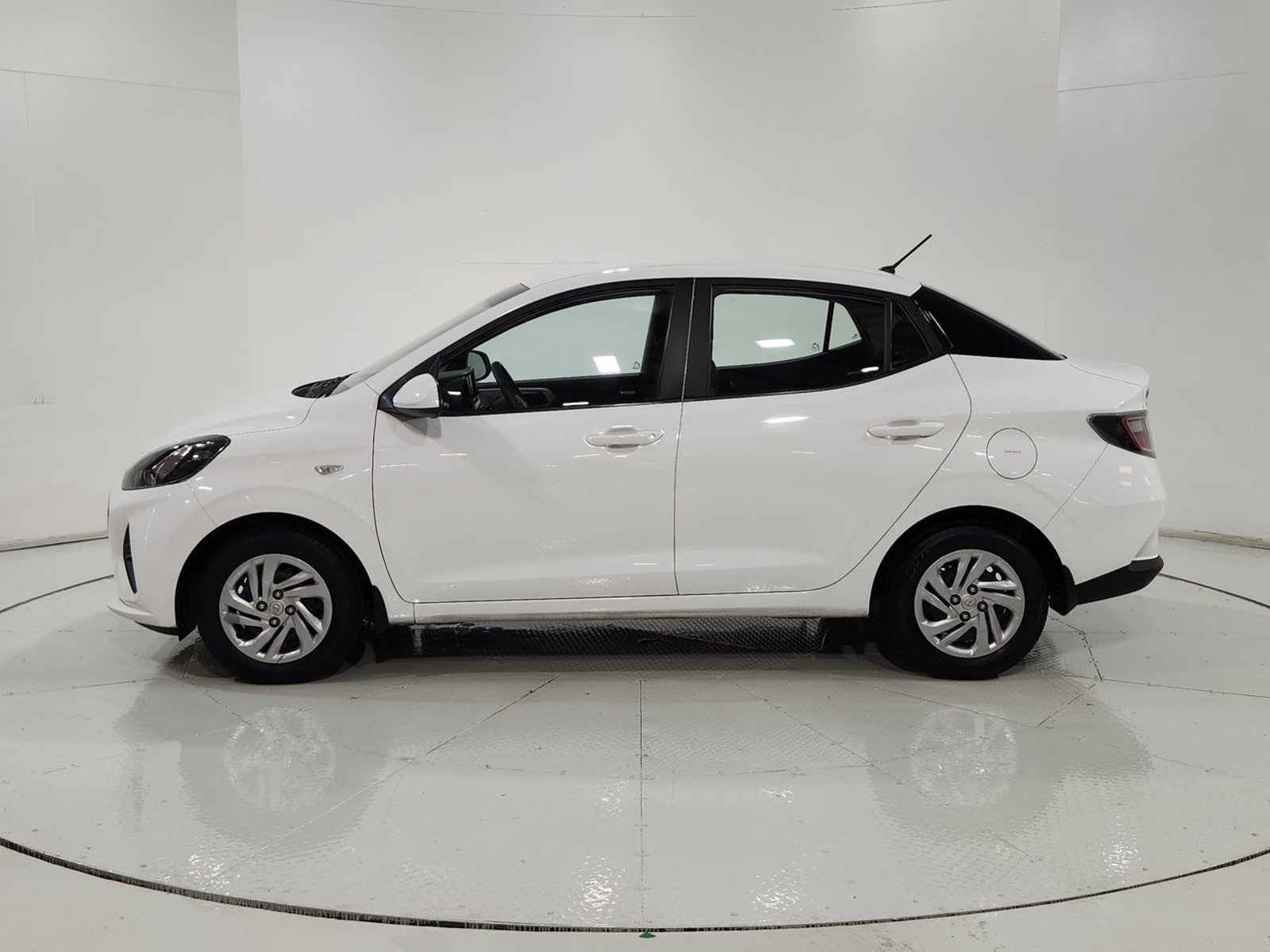 Hyundai GRAND I10 SDN 1.2 2023 - Imagen 5 de 20