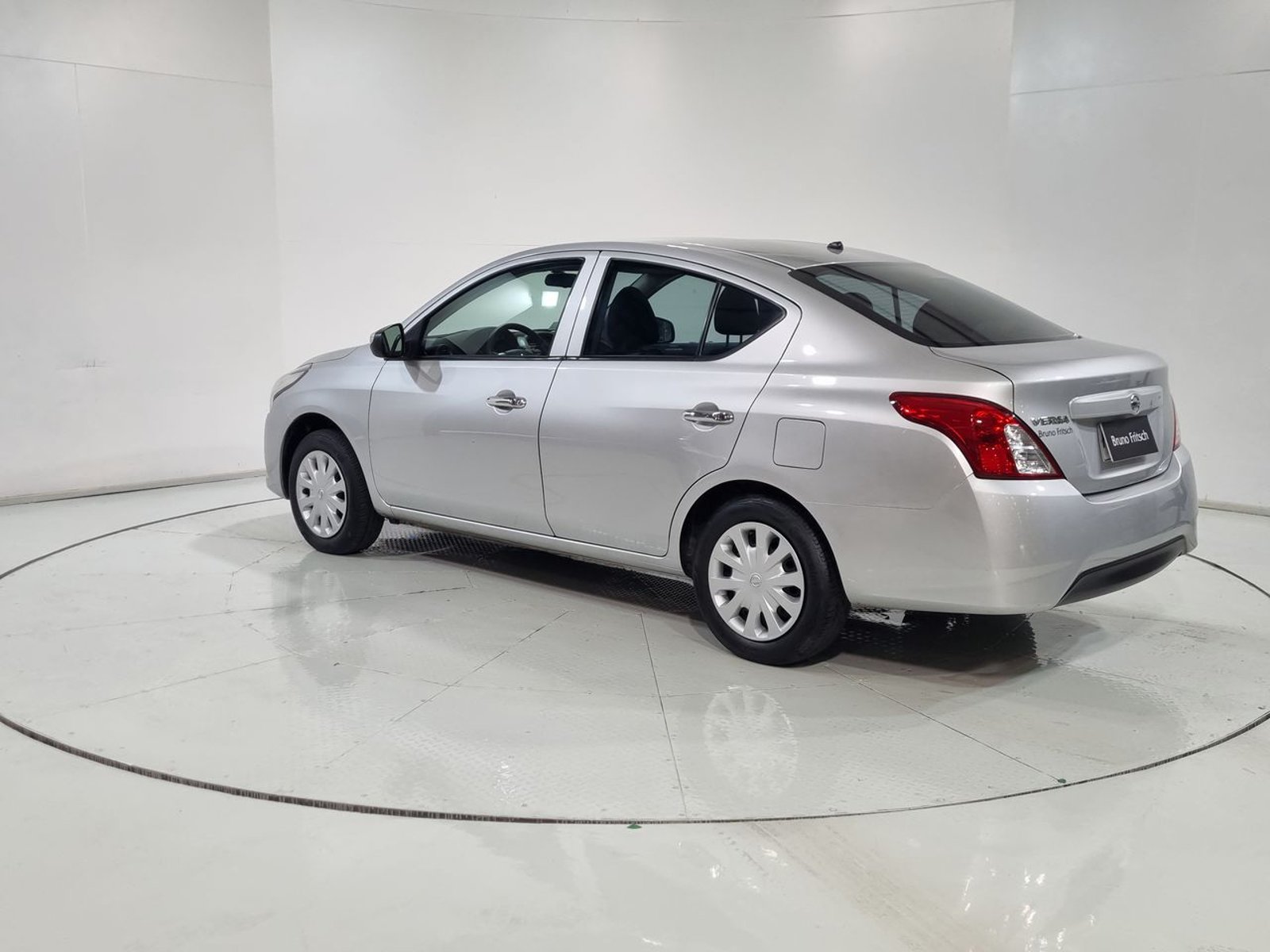 Nissan VERSA SEDAN 1.6 2019 - Imagen 7 de 20