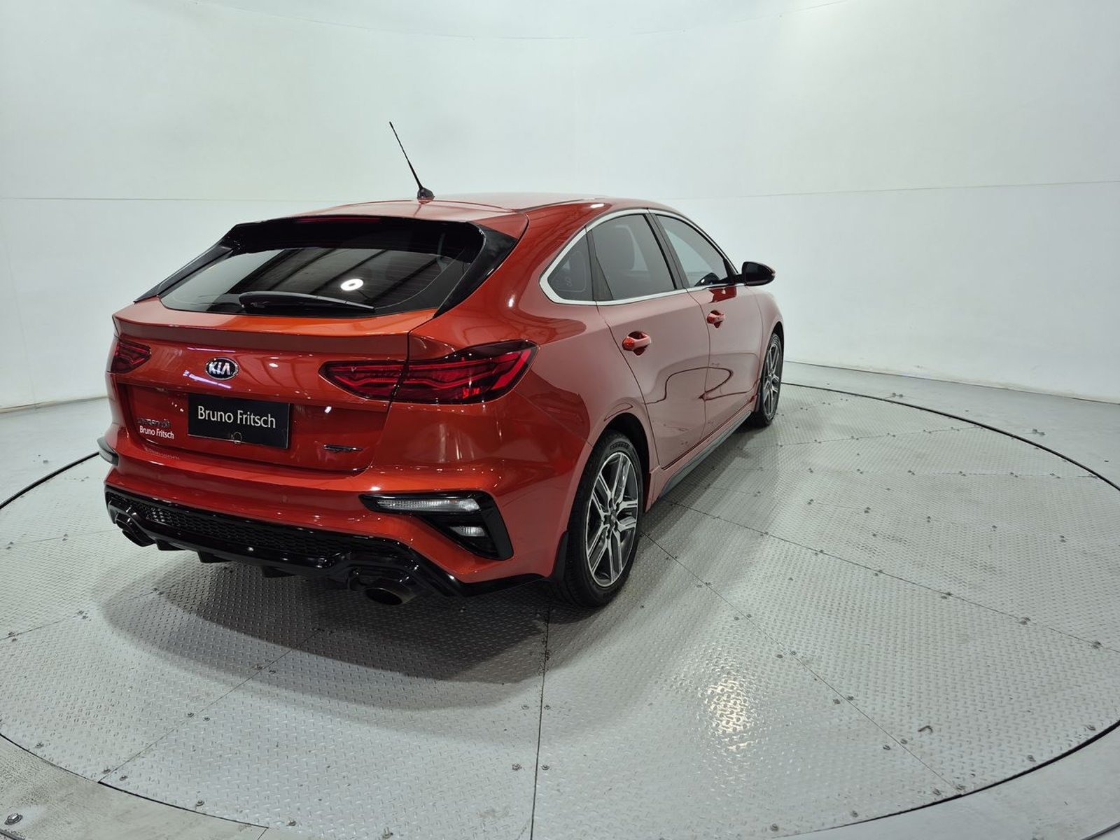 Kia CERATO 5 BD TGDI HATCH BACK 1.6 2020 - Imagen 8 de 20