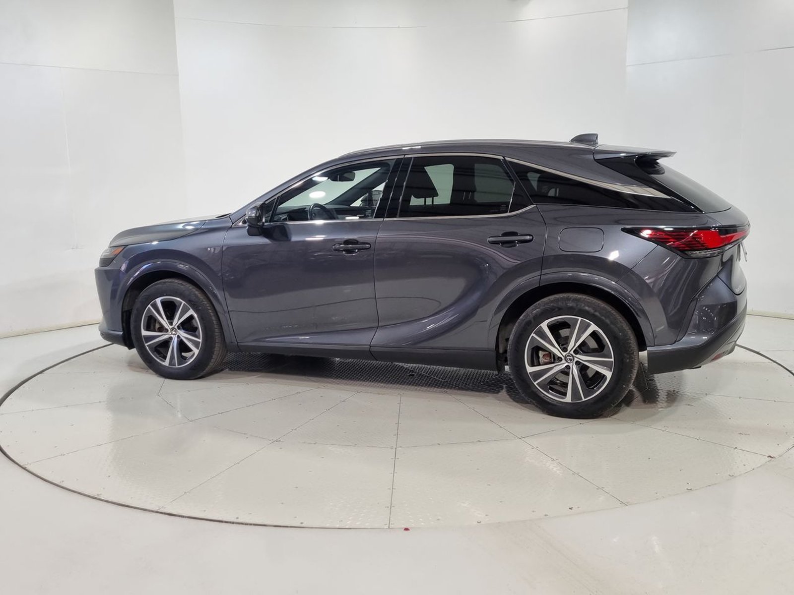 Lexus RX350 RX 350 4X4 2.4 AUT 2023 - Imagen 6 de 20
