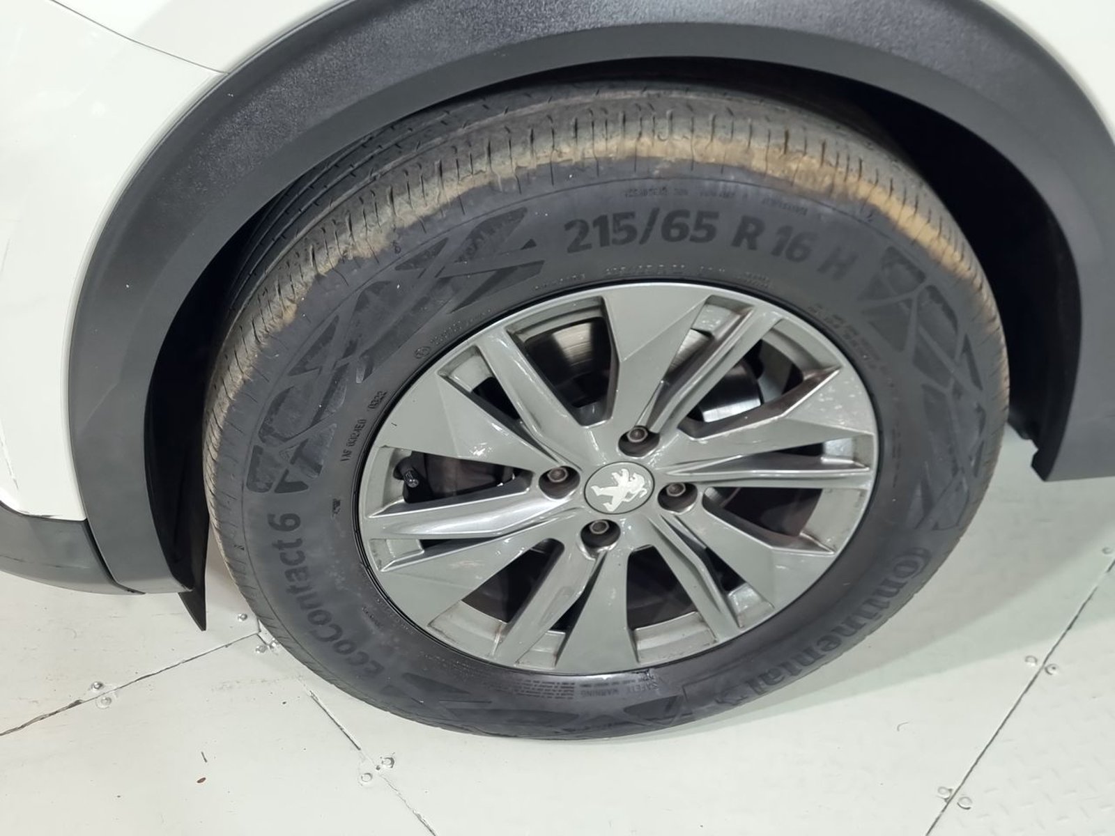 Peugeot 2008 PURETECH 130 1.2 2022 - Imagen 18 de 20