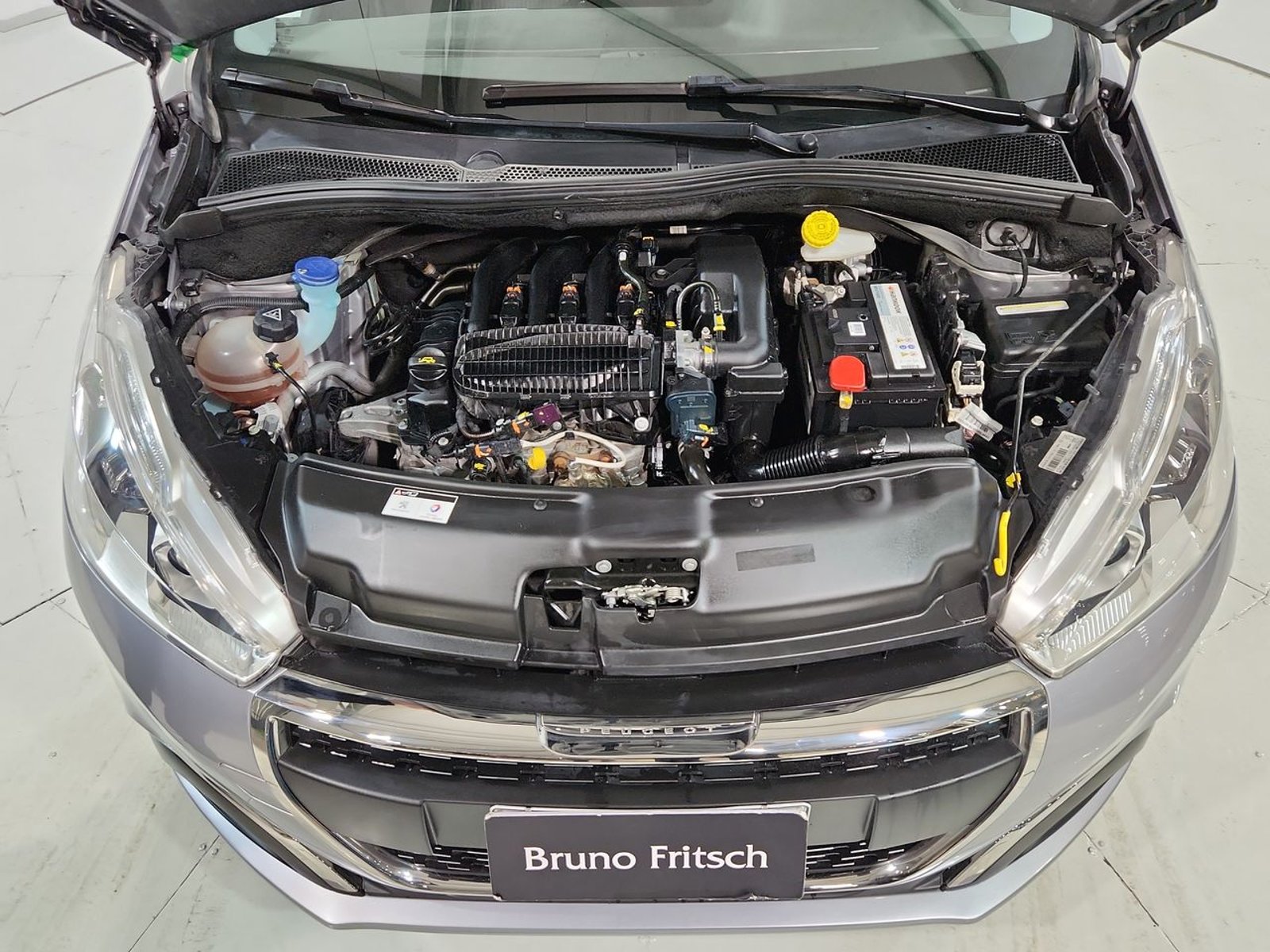 Peugeot 208 PURE TECH HB 1.2 2021 - Imagen 19 de 20