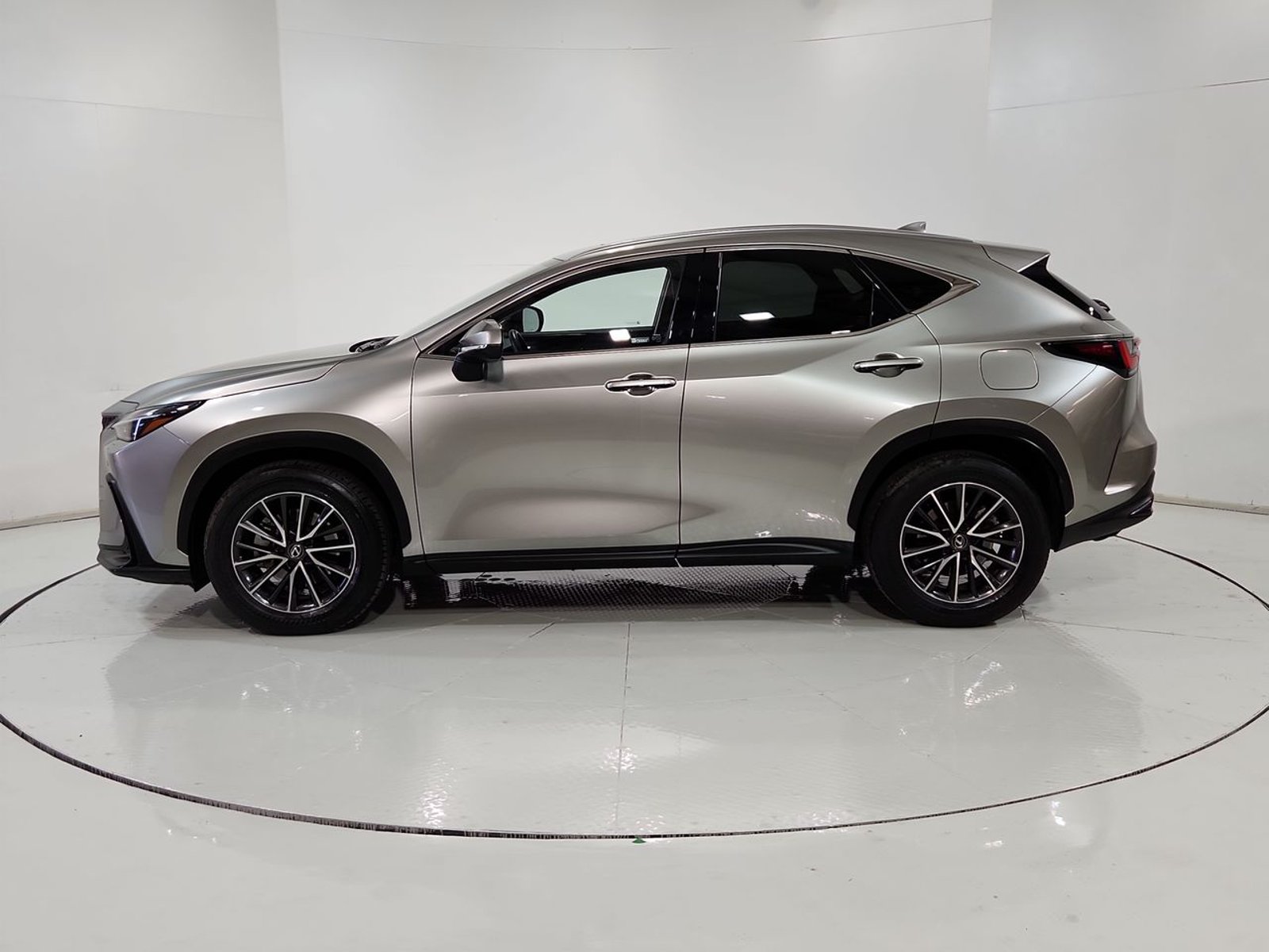 Lexus NX350H NX 350H 2.5 AUT 2024 - Imagen 5 de 20