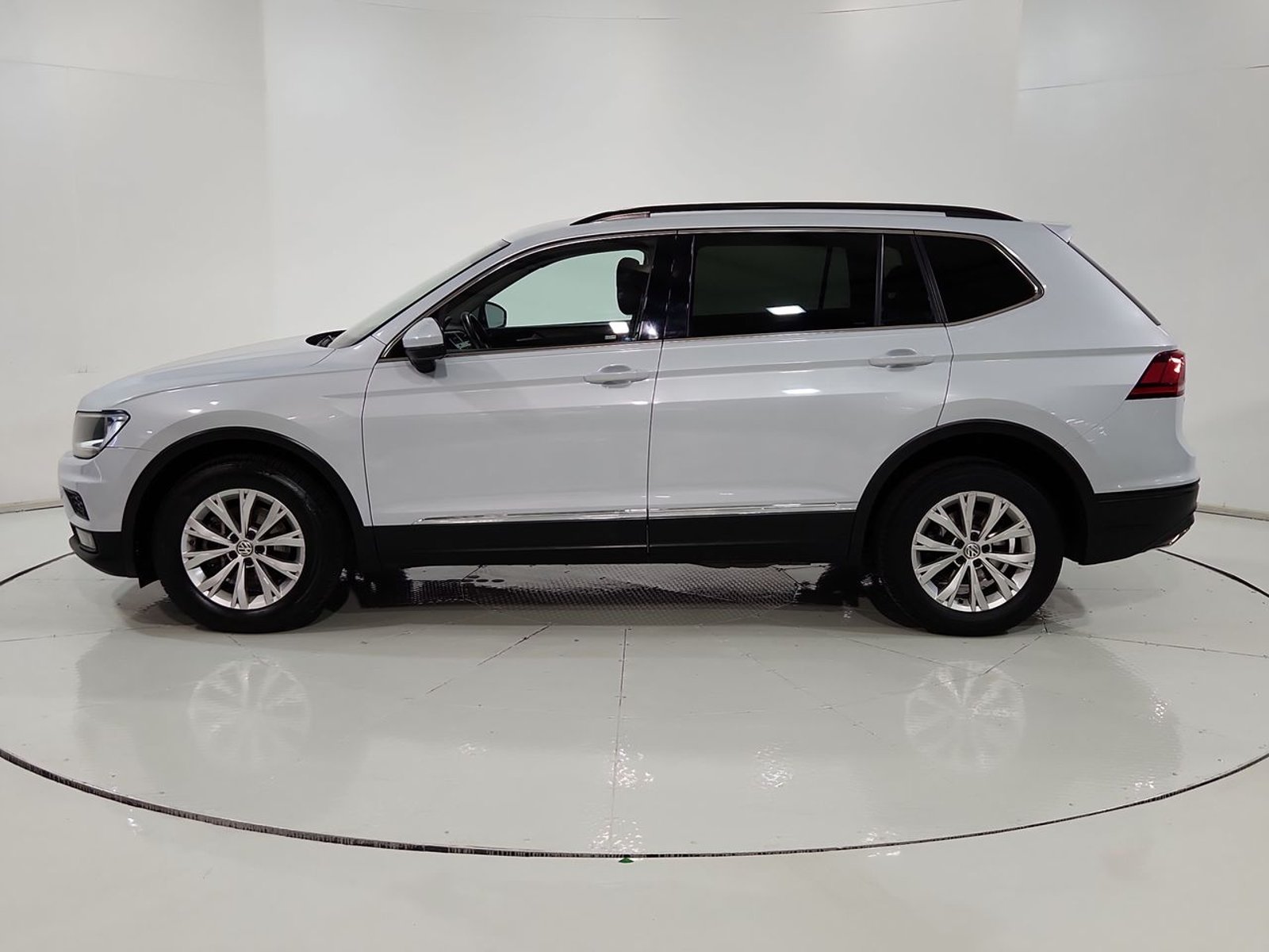 Volkswagen TIGUAN TDI 2.0 AUT 2018 - Imagen 5 de 20