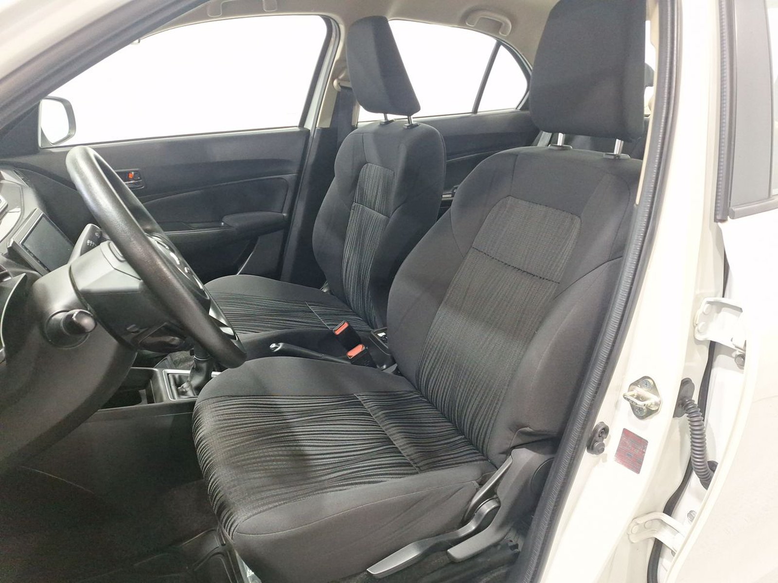 Suzuki DZIRE 1.2 2024 - Imagen 18 de 20