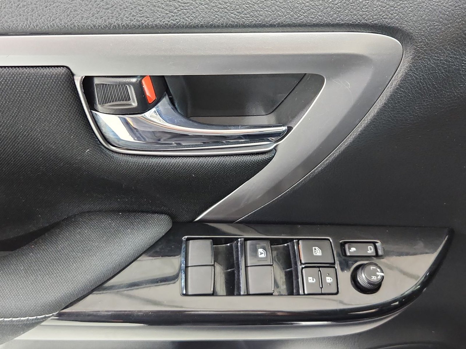 Toyota FORTUNER SRV 2.7 AUT 2022 - Imagen 20 de 20