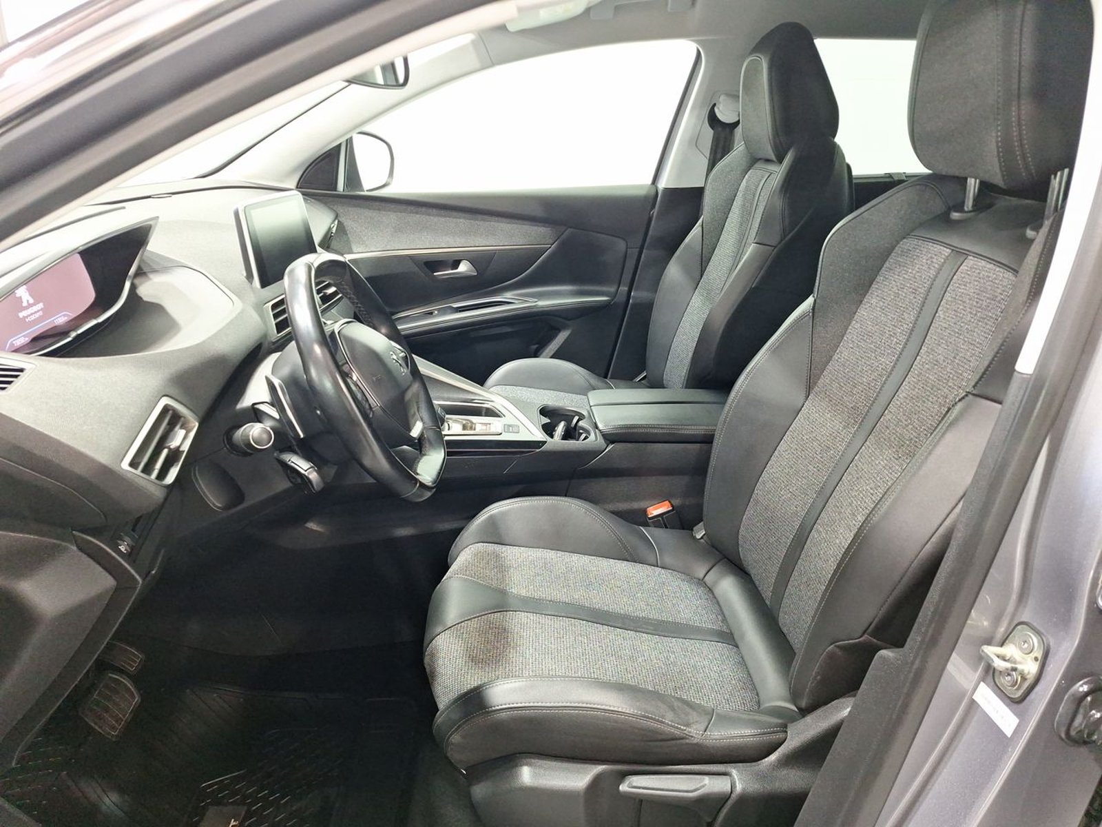 Peugeot 5008 BLUE HDI 130 HP 1.5 AUT 2020 - Imagen 18 de 20