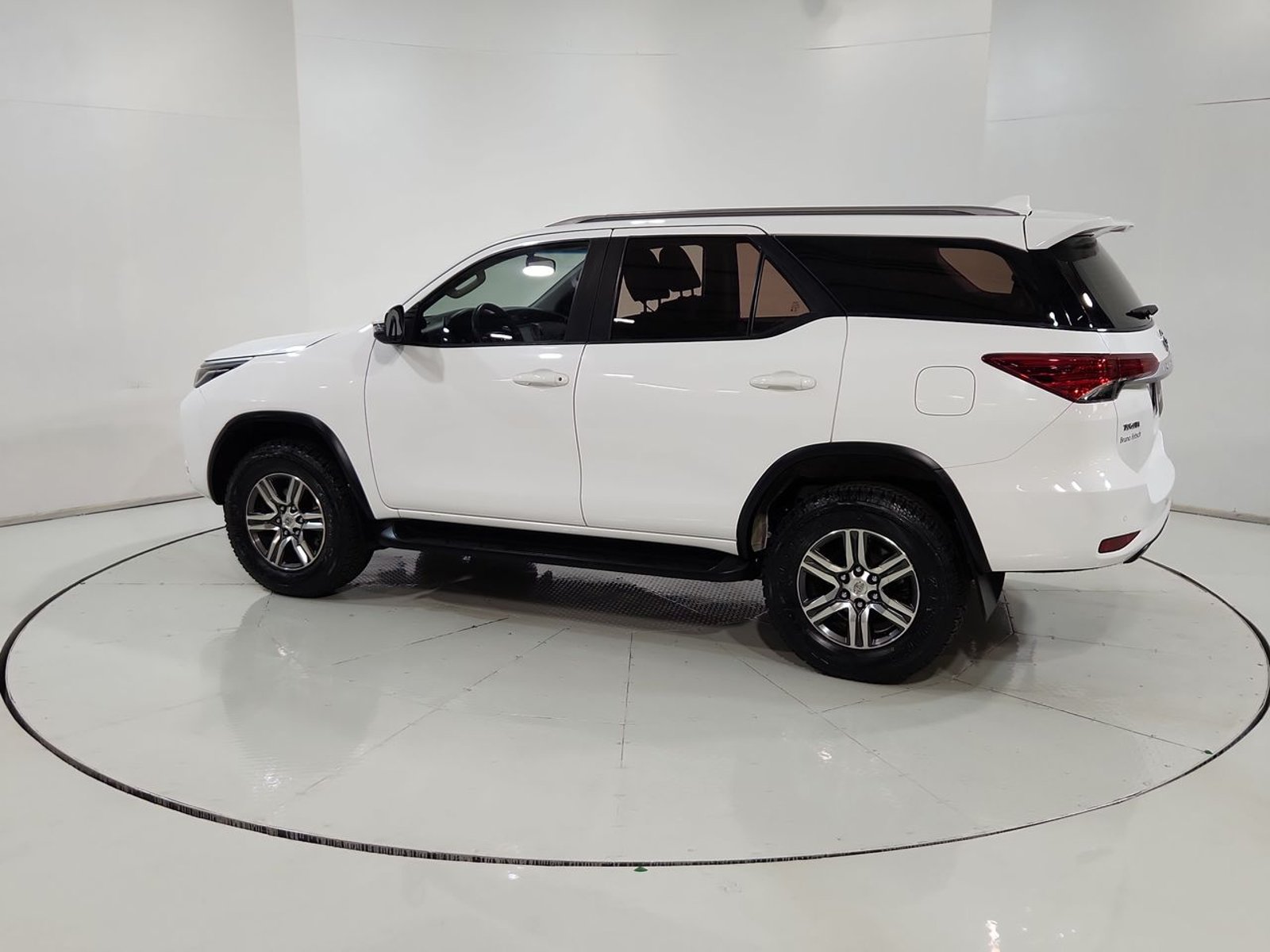 Toyota FORTUNER SRV 2.7 AUT 2022 - Imagen 6 de 20