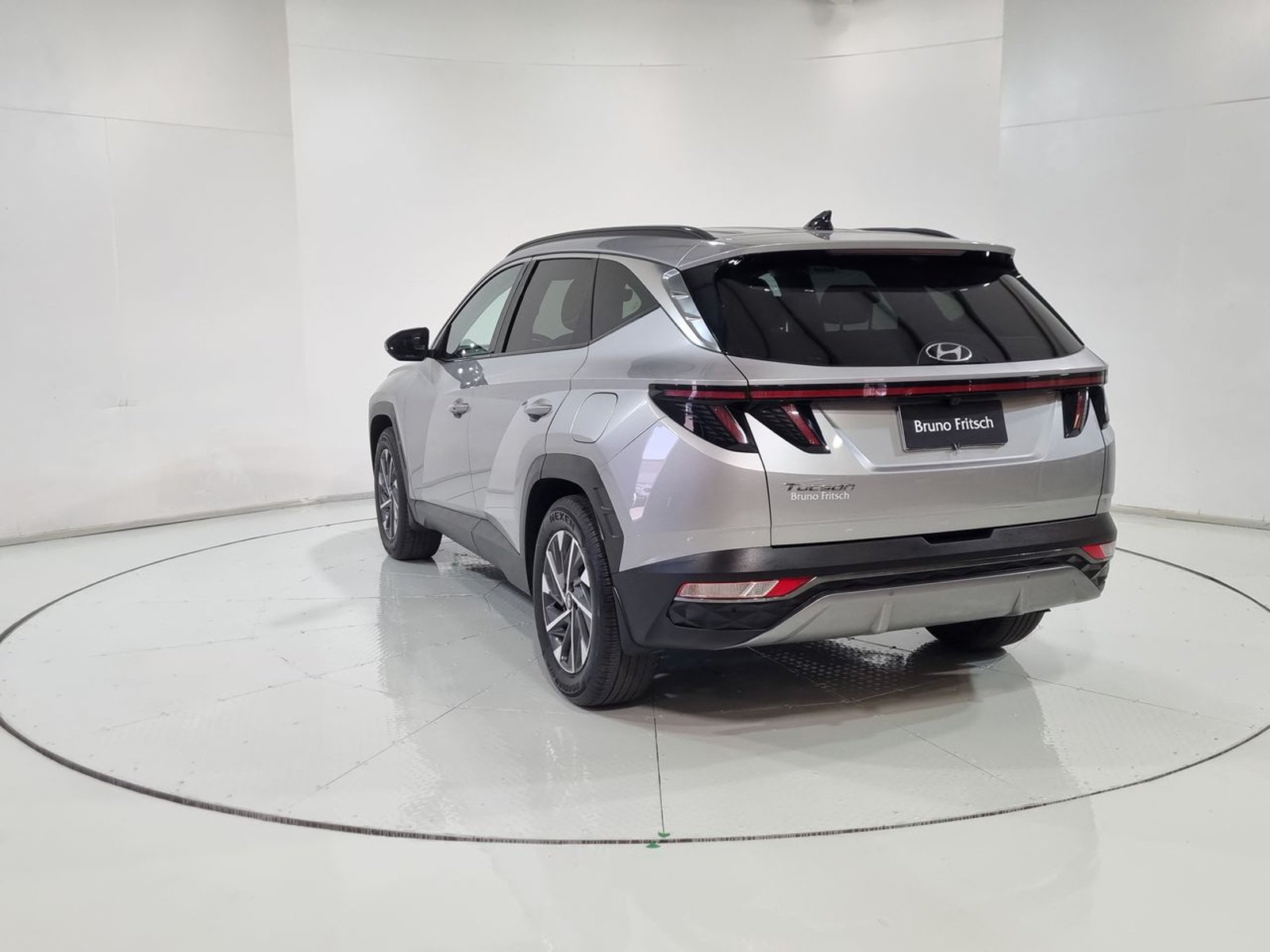 Hyundai TUCSON NX4 2.0 AUT 2023 - Imagen 8 de 20