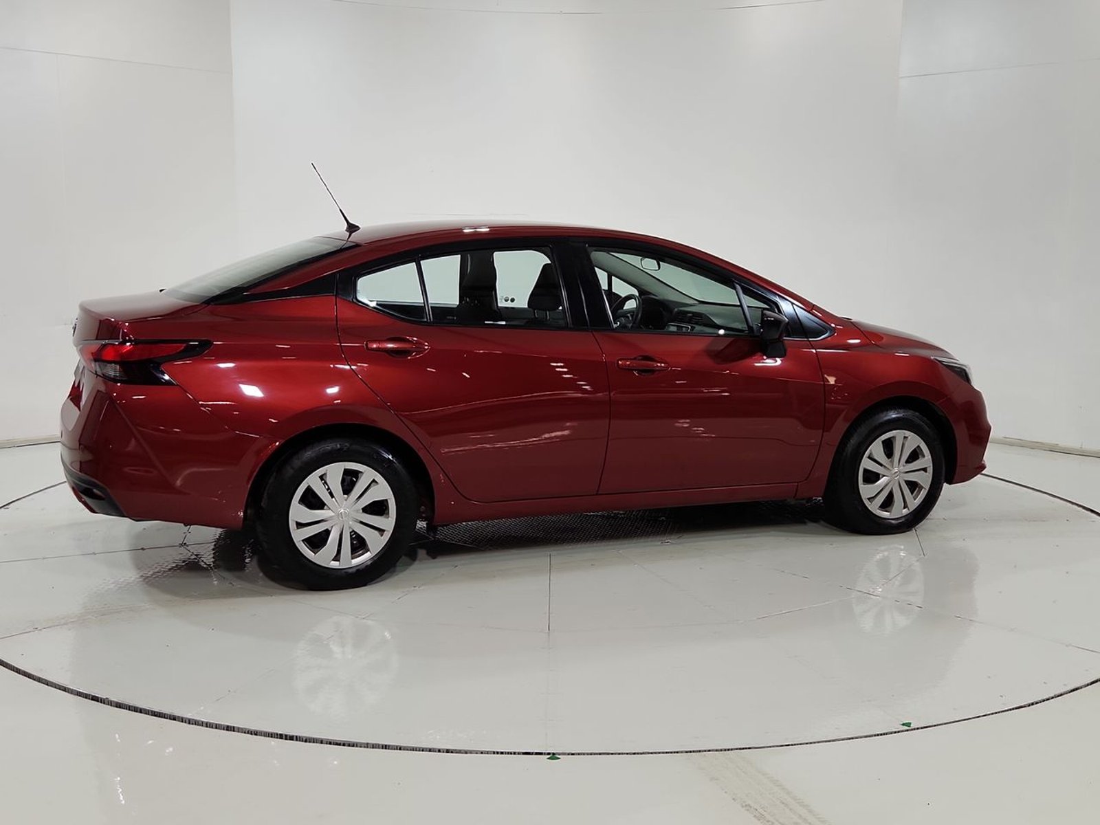 Nissan VERSA MT 1.6 2023 - Imagen 12 de 20
