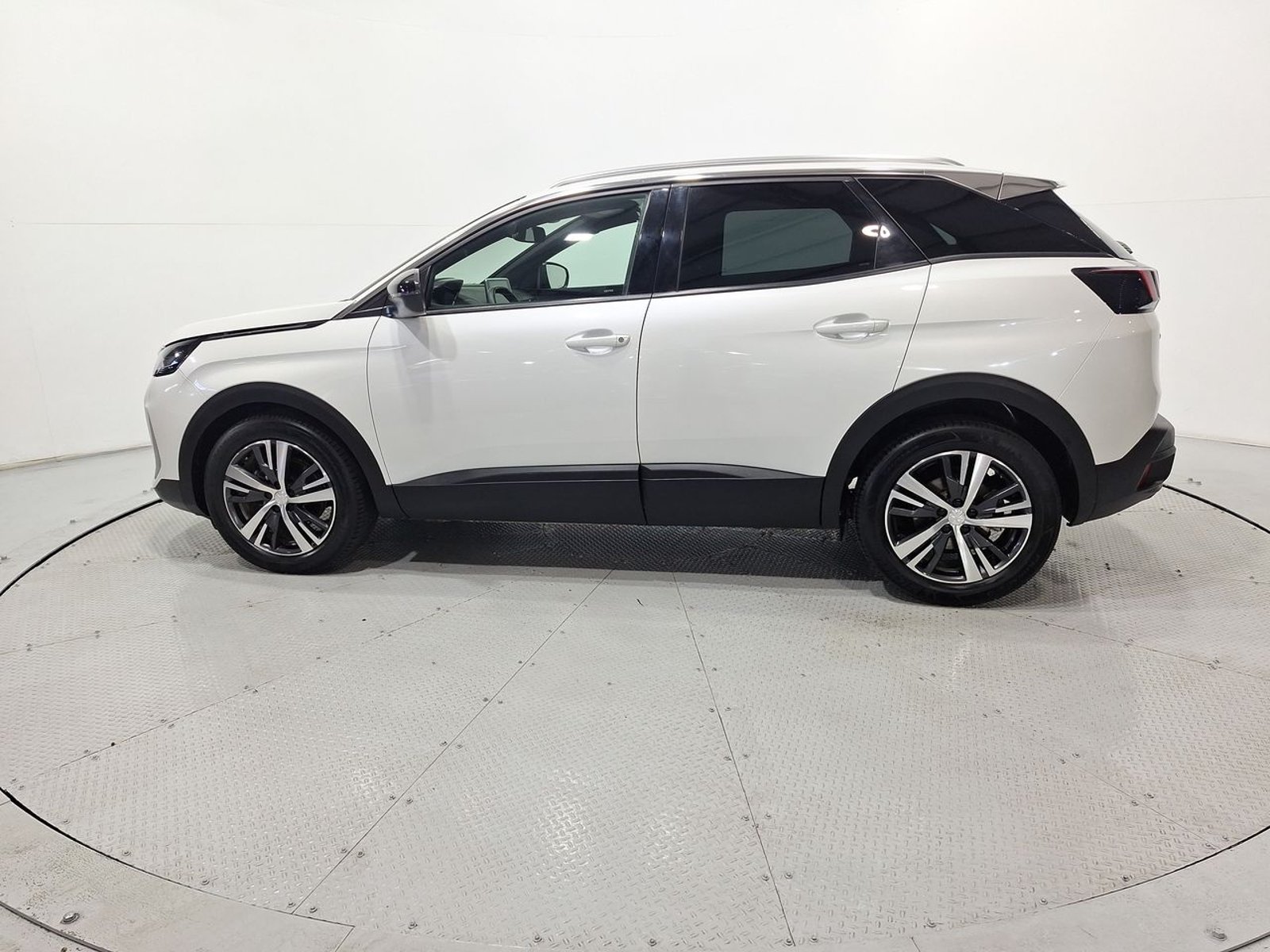 Peugeot 3008 ACTIVE PACK GASOLINA 130HP MT 2026 - Imagen 4 de 20