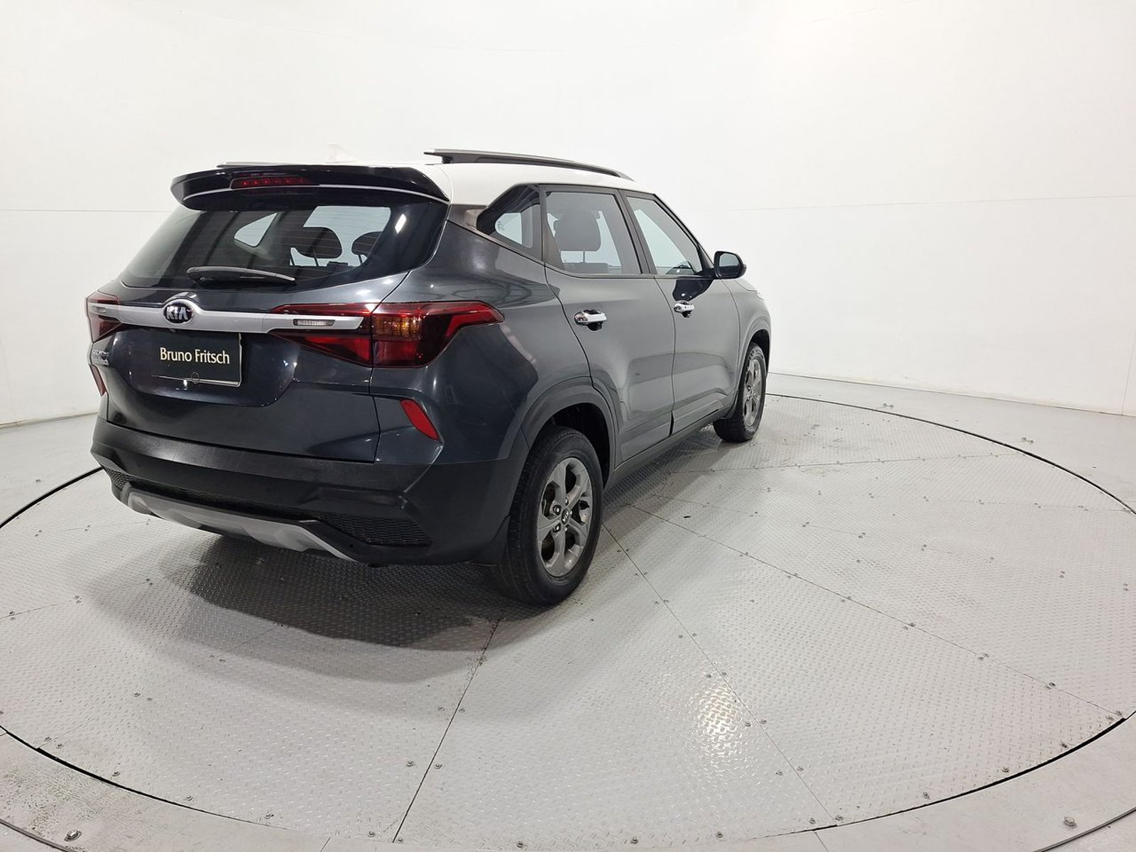 Kia SELTOS MPI 6MT 1.6 2020 - Imagen 8 de 20