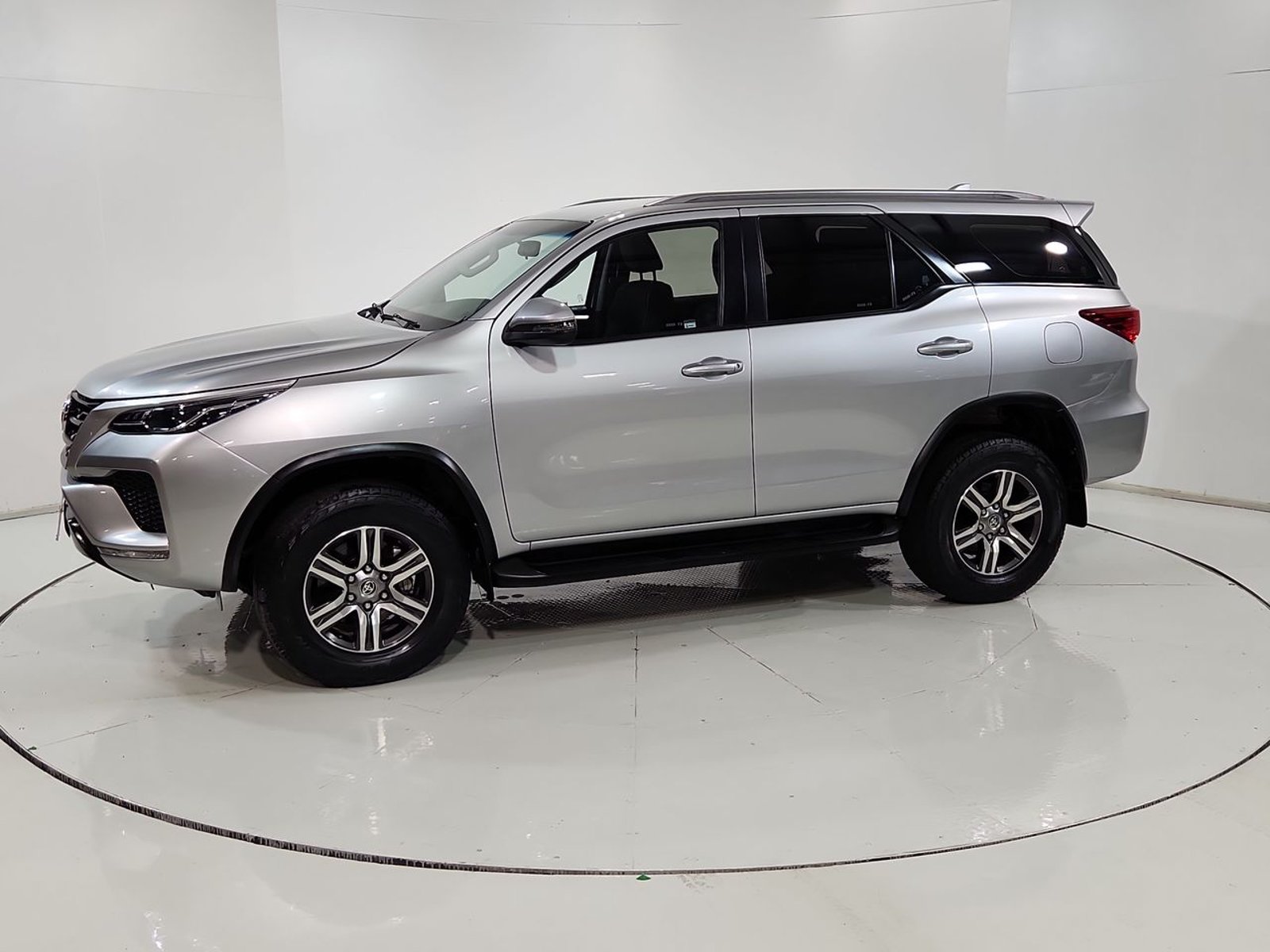 Toyota FORTUNER 2.7 2022 - Imagen 4 de 20