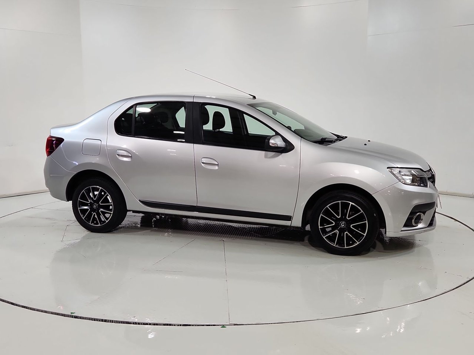 Renault SYMBOL 1.6 2018 - Imagen 14 de 20