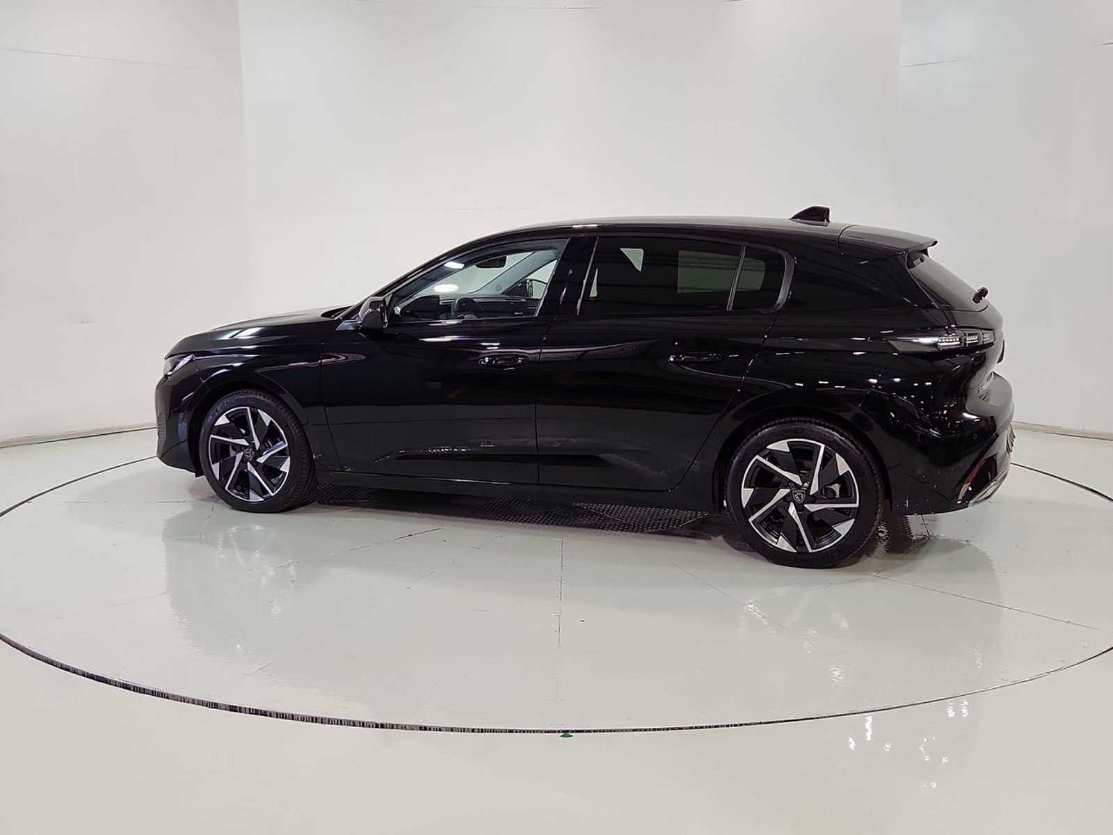 Peugeot 308 PURETECH 1.2 AUT 2025 - Imagen 6 de 20