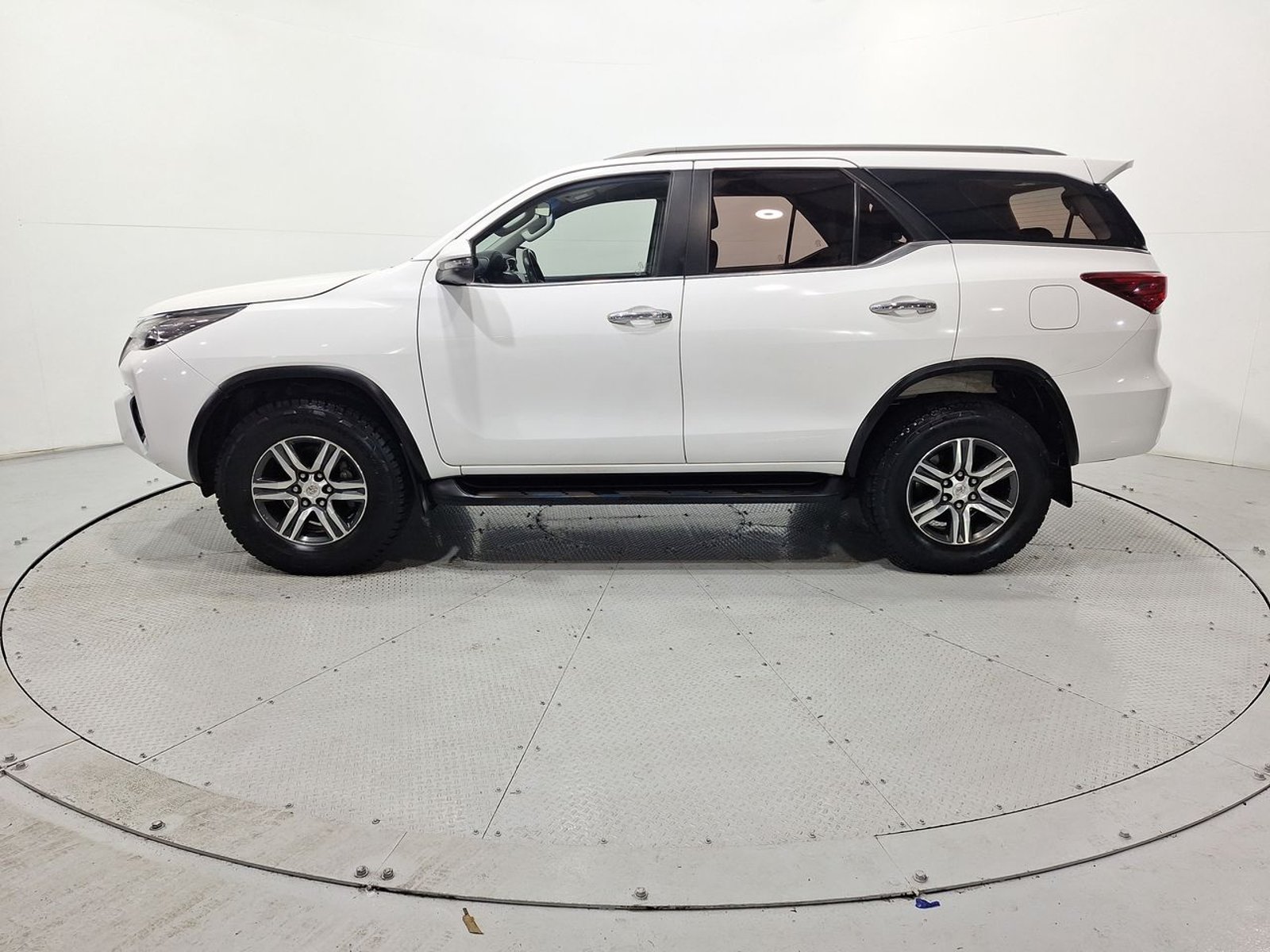 Toyota FORTUNER SRV 4X4 2.7 AUT 2019 - Imagen 4 de 20