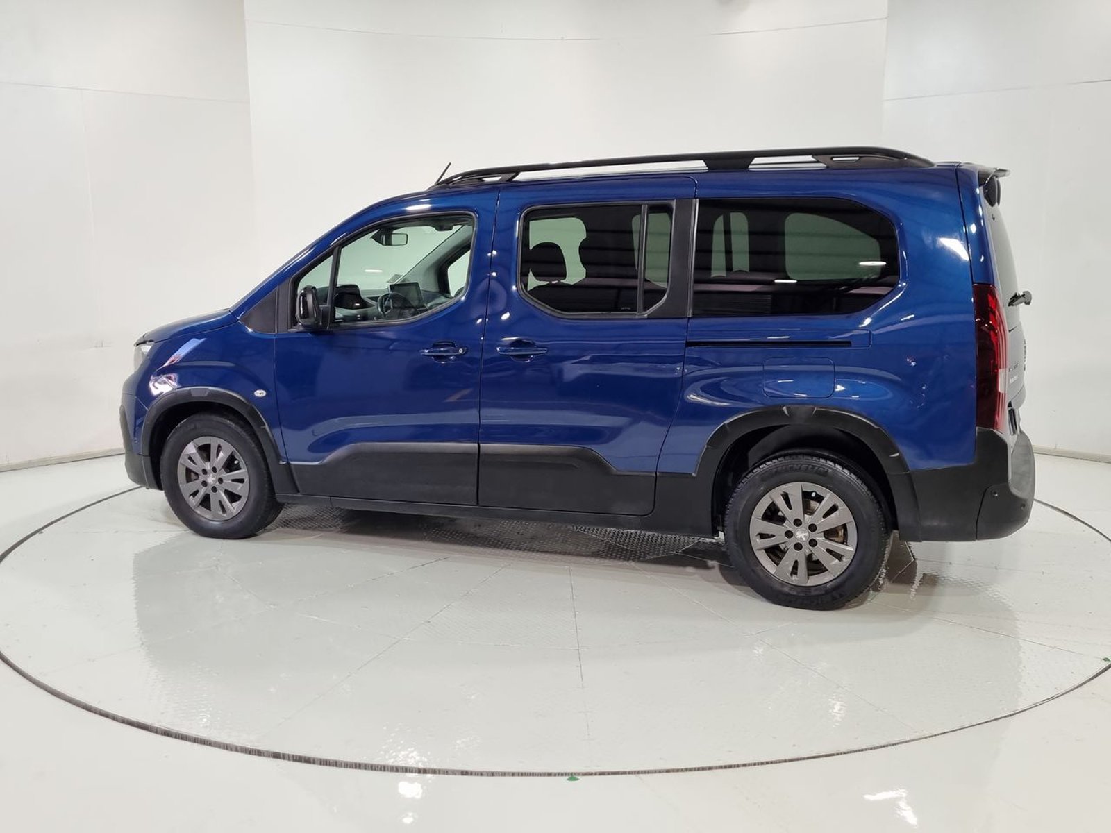 Peugeot RIFTER ALLURE BLUEHDI 1.5 AUT 2023 - Imagen 6 de 20