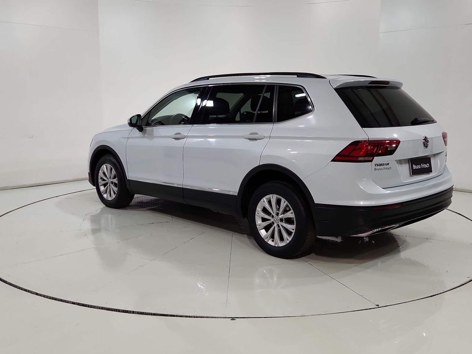 Volkswagen TIGUAN TDI 2.0 AUT 2018 - Imagen 7 de 20
