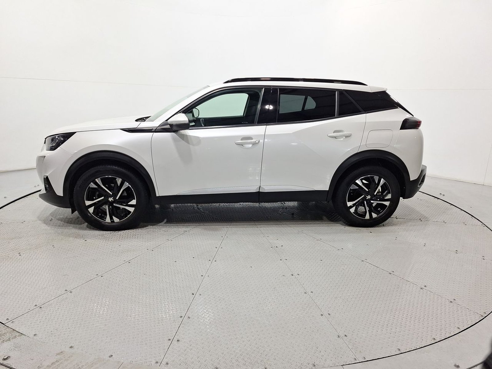 Peugeot 2008 PURETECH 130 EAT8 1.2 AUT 2021 - Imagen 4 de 20