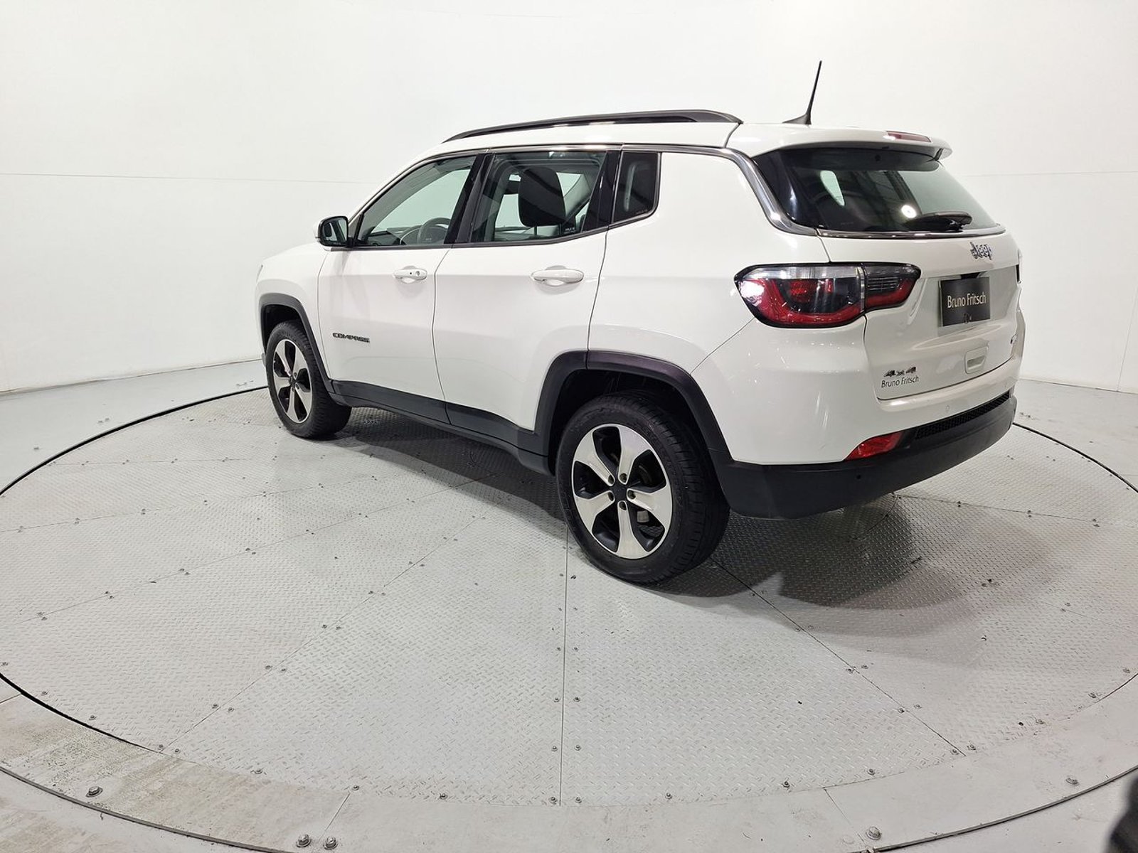 Jeep COMPASS LONGITUDE 4X4 2.4 AUT 2018 - Imagen 5 de 20