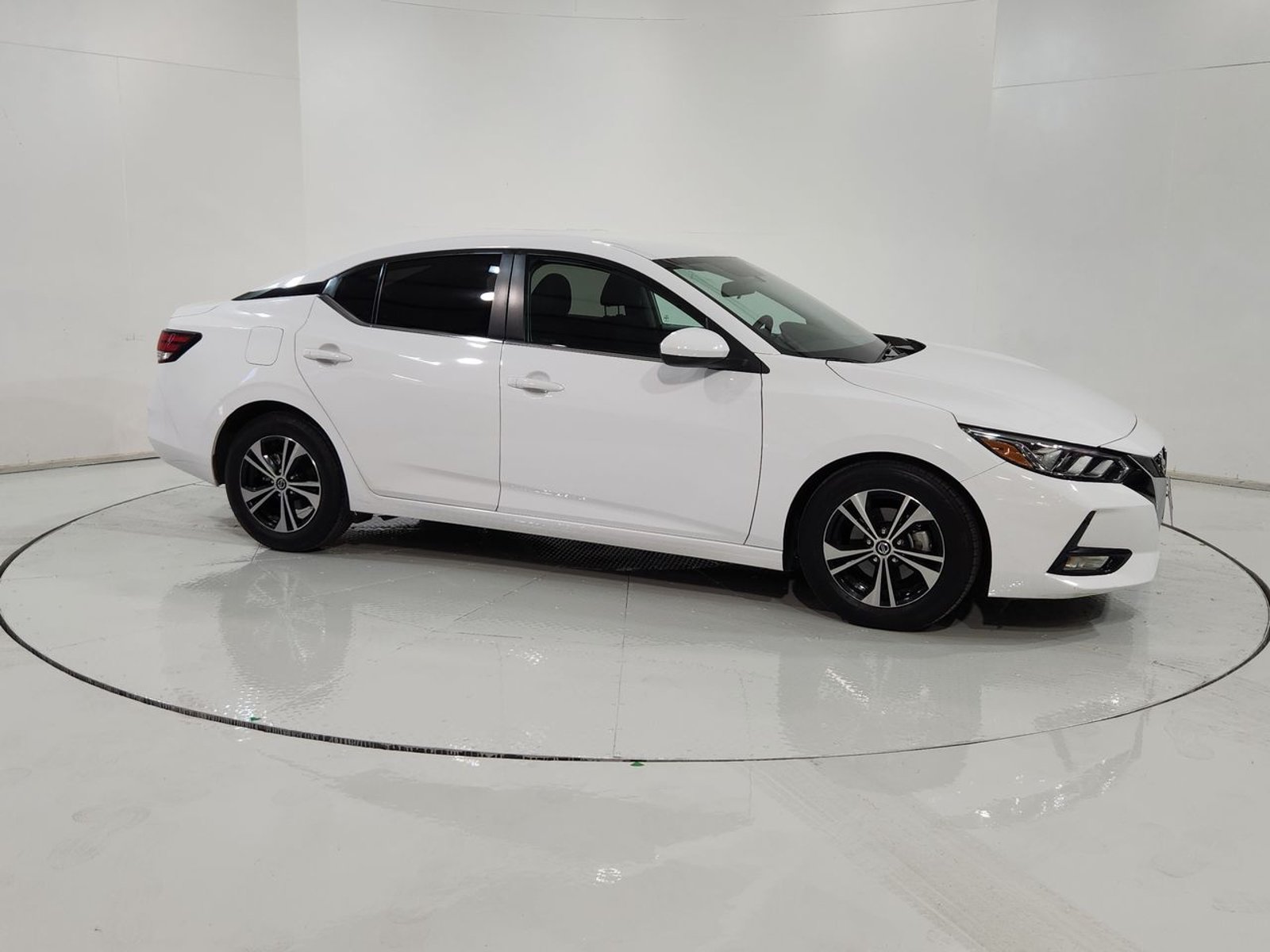 Nissan SENTRA SENSE MT 2024 - Imagen 14 de 20