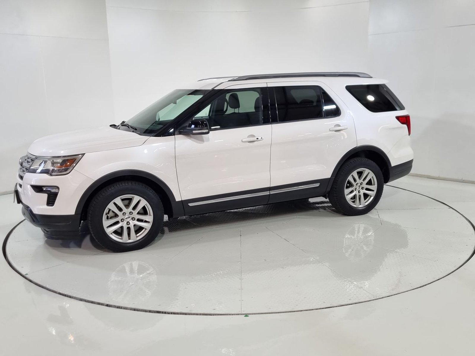 Ford EXPLORER XLT 3.5 AUT 2018 - Imagen 4 de 20