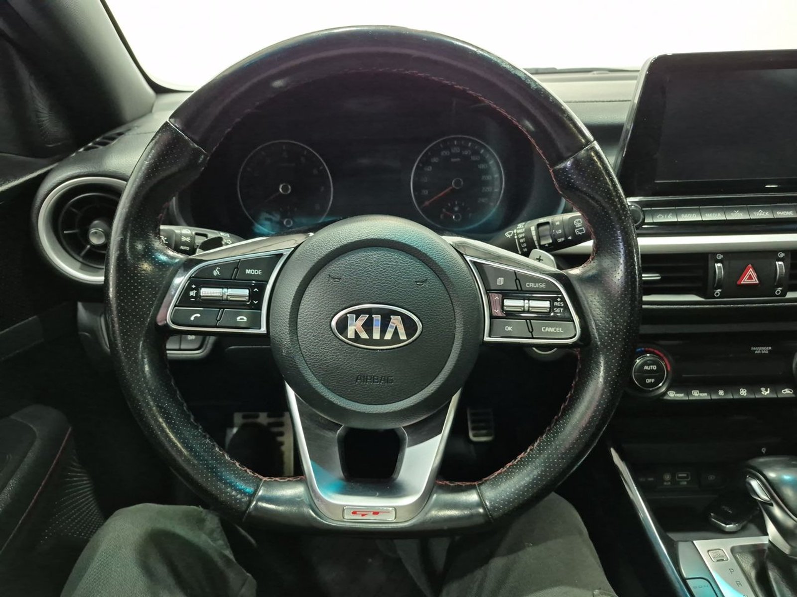 Kia CERATO 5 BD TGDI HATCH BACK 1.6 2020 - Imagen 19 de 20