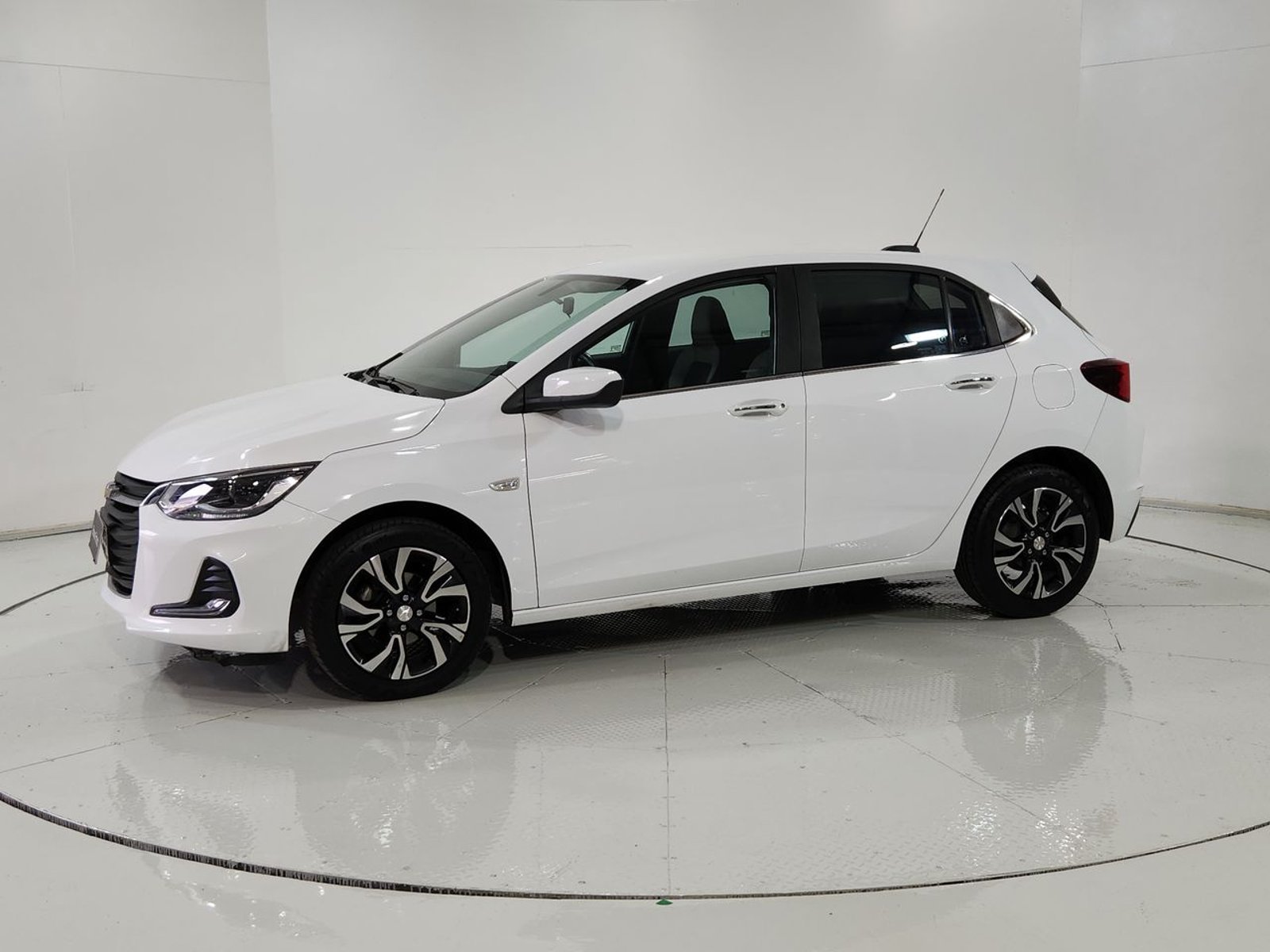 Chevrolet ONIX HB 4X2 1.0 AT 2023 - Imagen 4 de 20