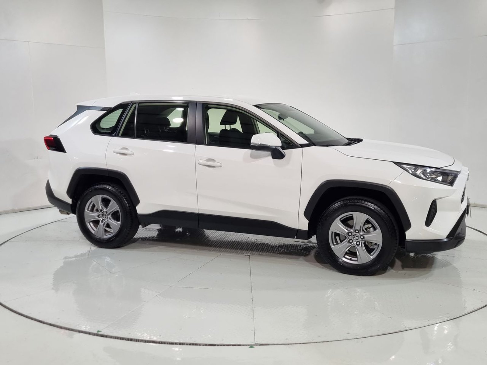 Toyota RAV4 4X2 2.0 AUT 2025 - Imagen 14 de 20