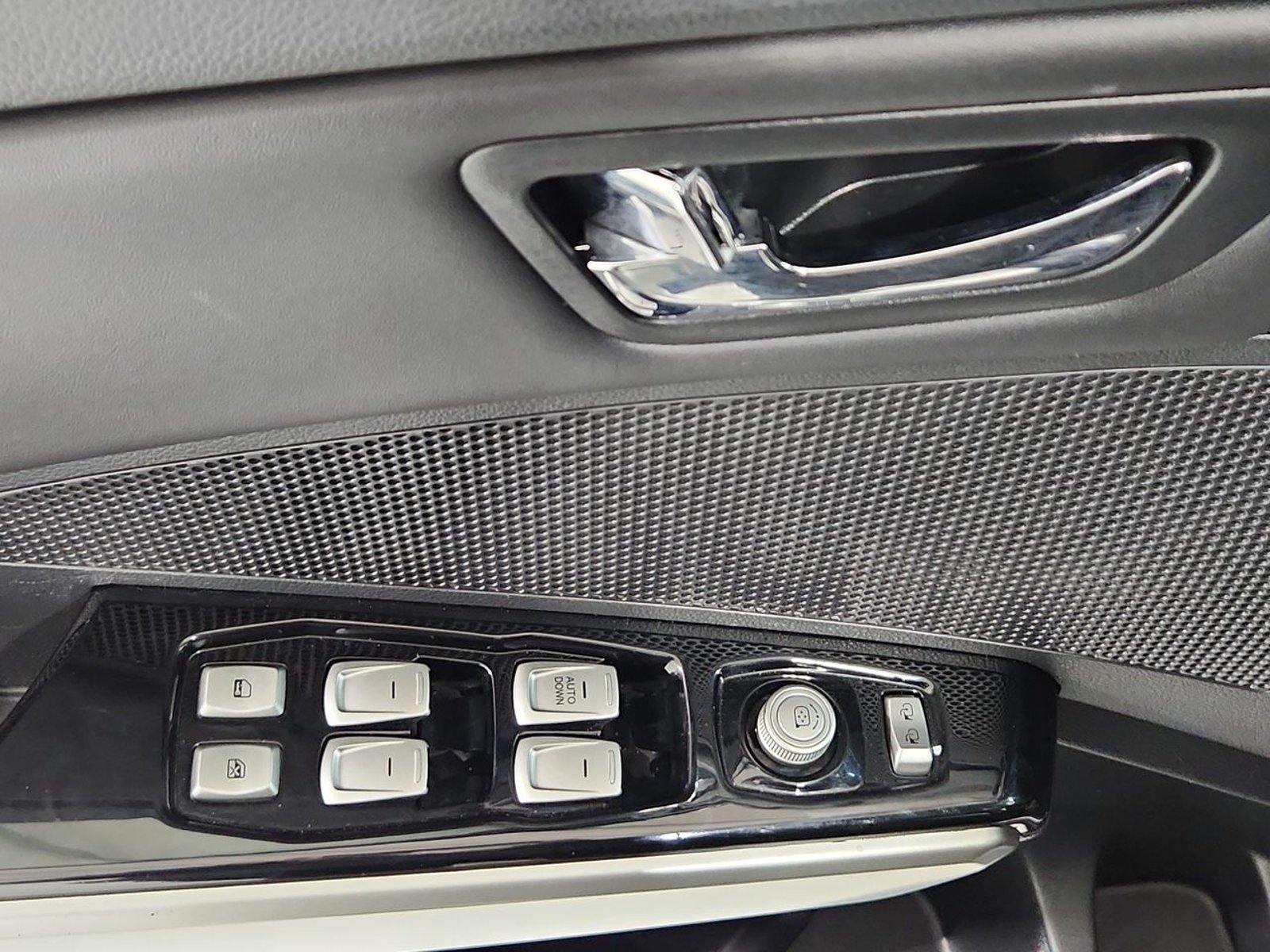 Ssangyong TIVOLI 1.6 AUT 2019 - Imagen 20 de 20