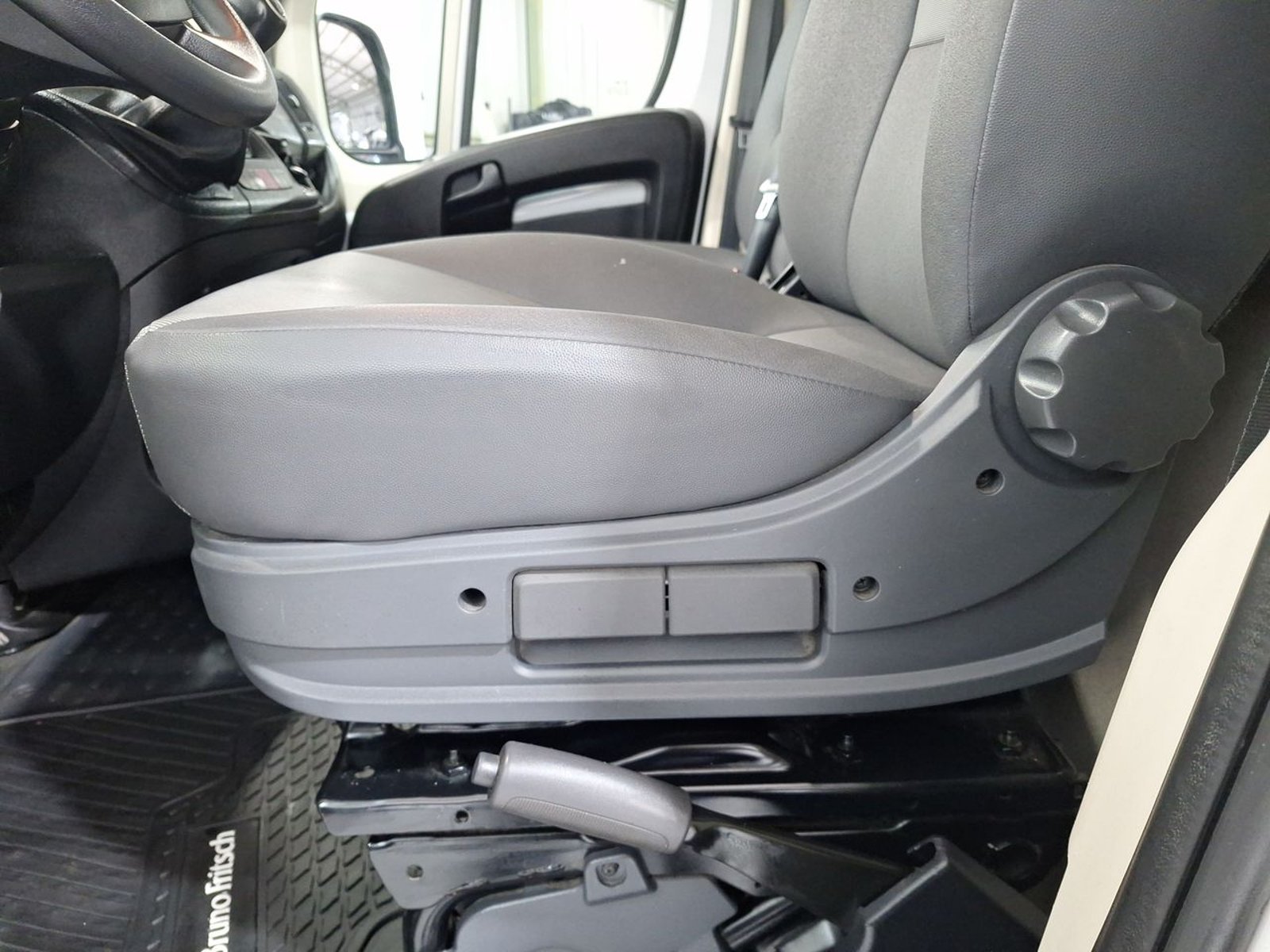 Fiat DUCATO MAXI CARGO MULTIJET C 2.3 2021 - Imagen 17 de 20