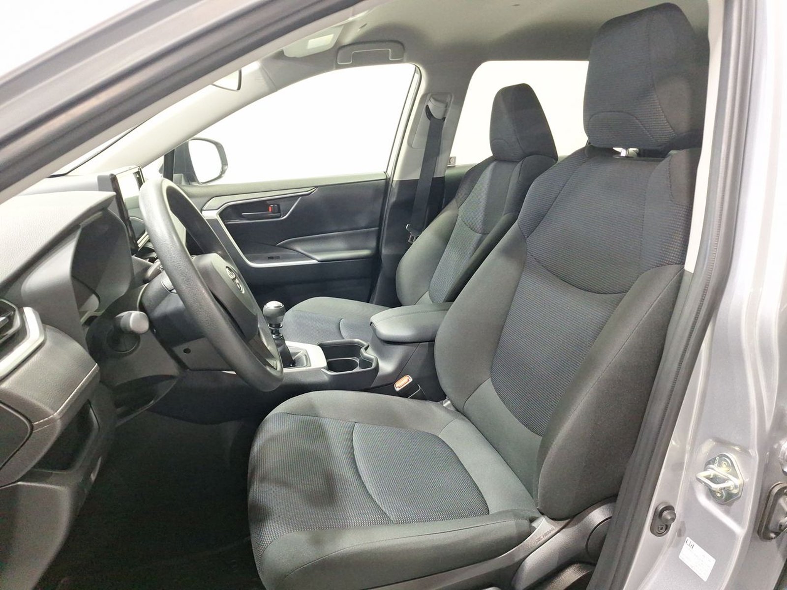Toyota RAV4 4X2 2.0 2025 - Imagen 18 de 20