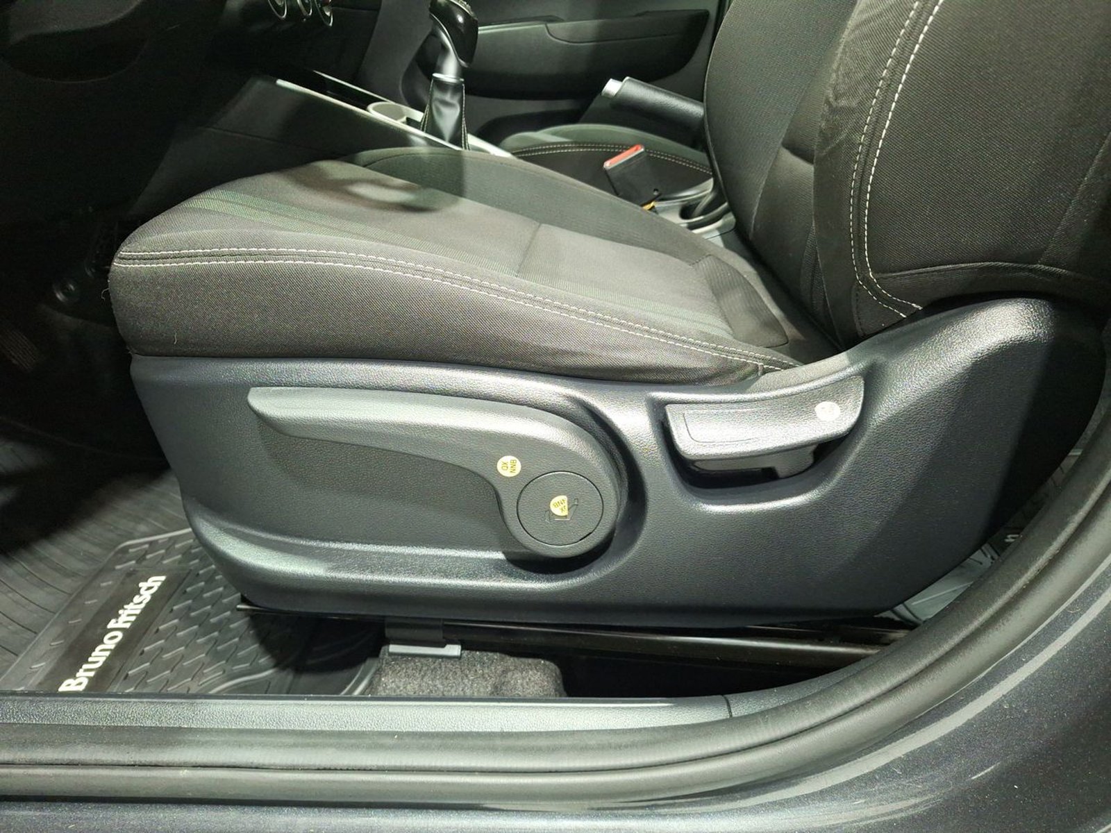 Hyundai VENUE QX 1.6 2022 - Imagen 17 de 20