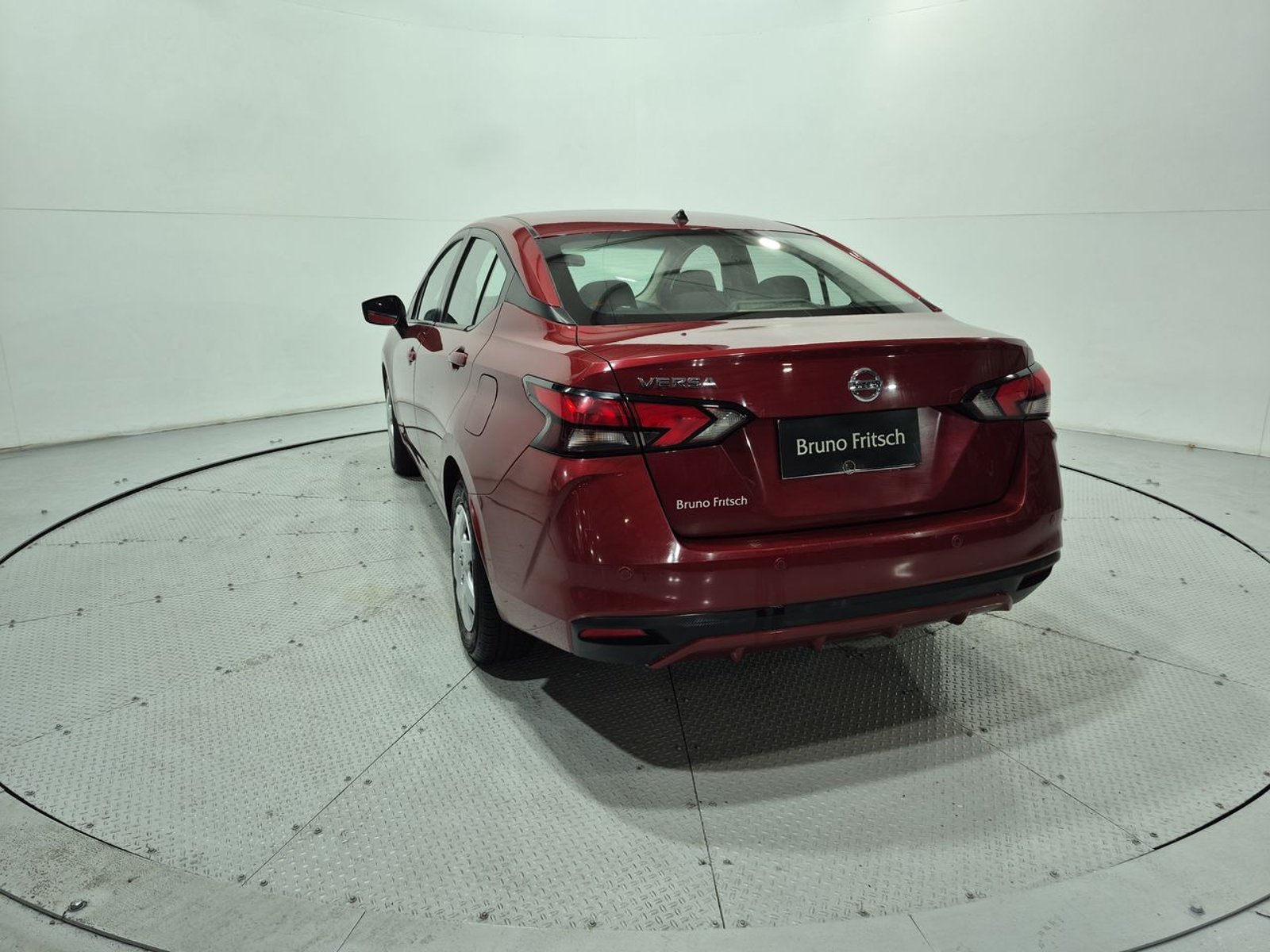 Nissan VERSA MT 1.6 2023 - Imagen 6 de 20