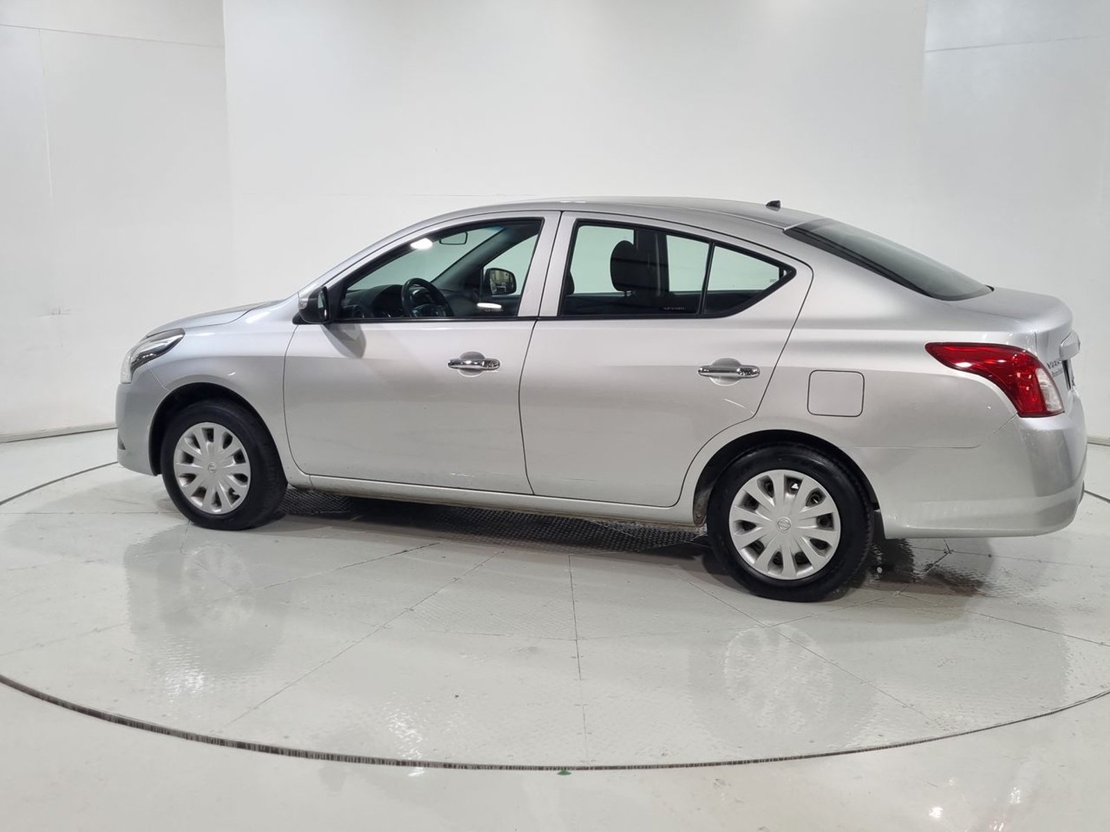 Nissan VERSA SENSE 1.6 2019 - Imagen 6 de 20