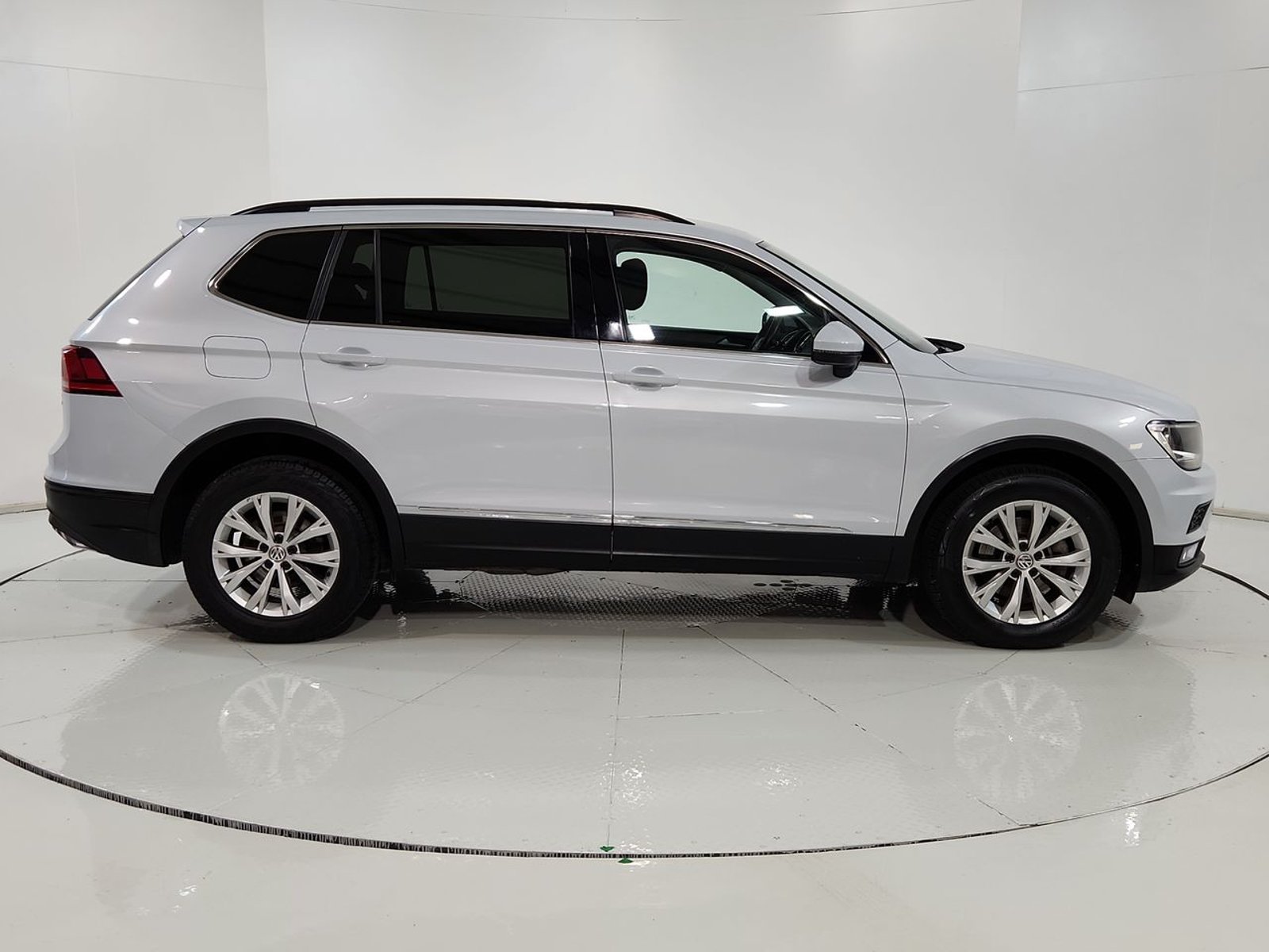 Volkswagen TIGUAN TDI 2.0 AUT 2018 - Imagen 13 de 20