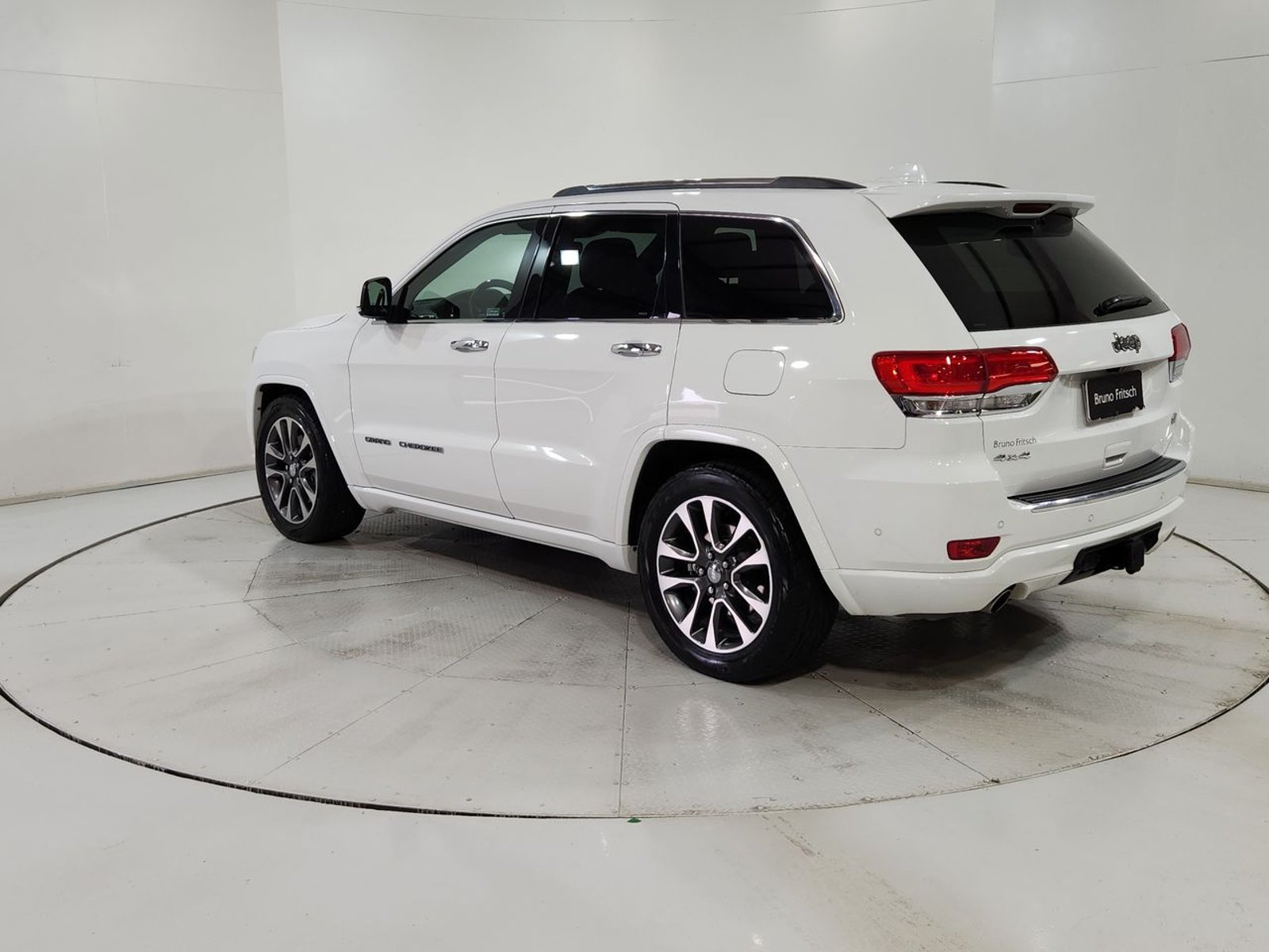 Jeep GRAND CHEROKEE G CHEROKEE OVERLAND 4X4 5.7 AUT 2018 - Imagen 7 de 20