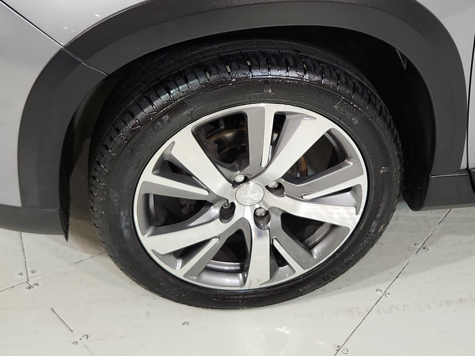 Peugeot 2008 ALLURE BLUEHDI 1.5 2020 - Imagen 18 de 20