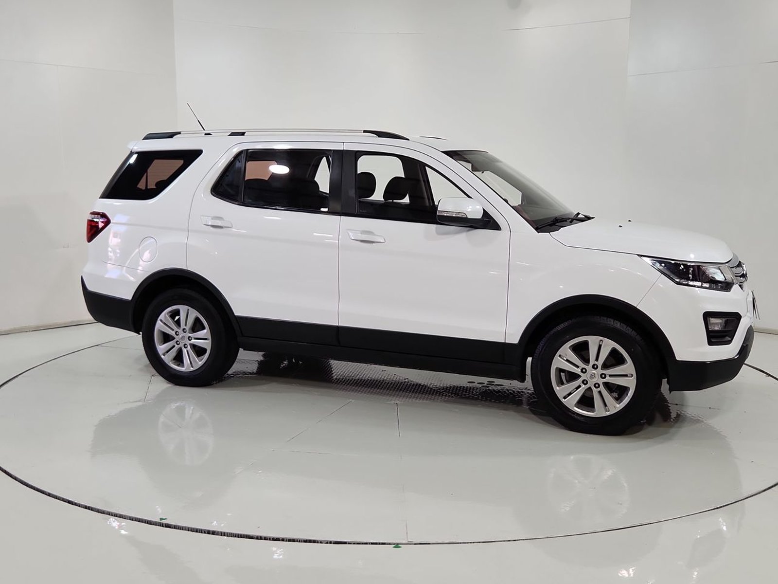 Changan CX70 1.6 2018 - Imagen 14 de 20