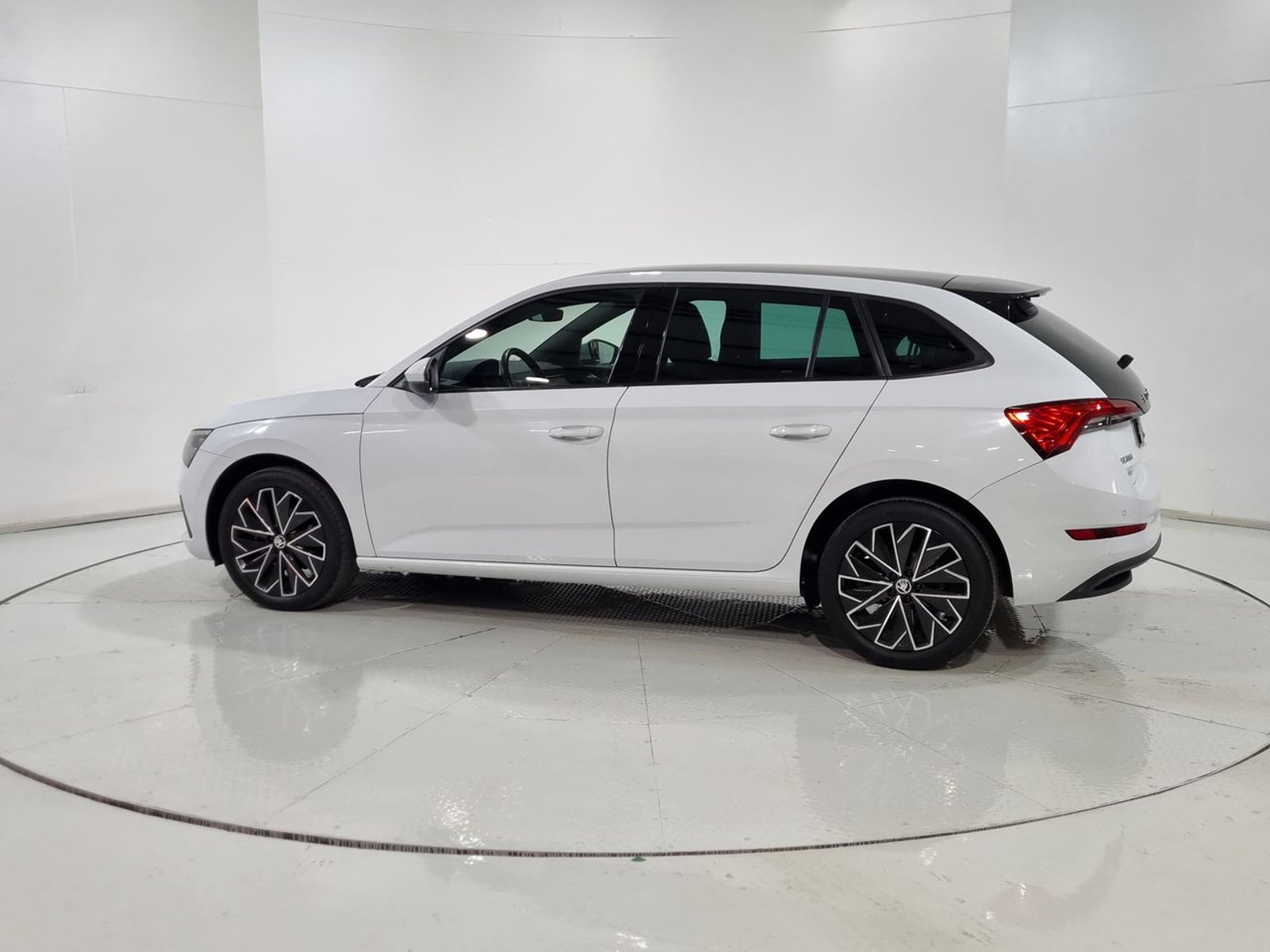 Skoda SCALA TSI HB 1.5 AUT 2023 - Imagen 6 de 20