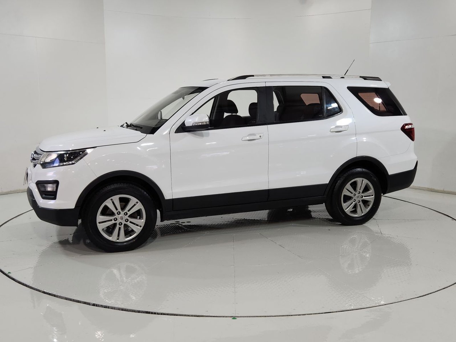Changan CX70 1.6 2018 - Imagen 4 de 20