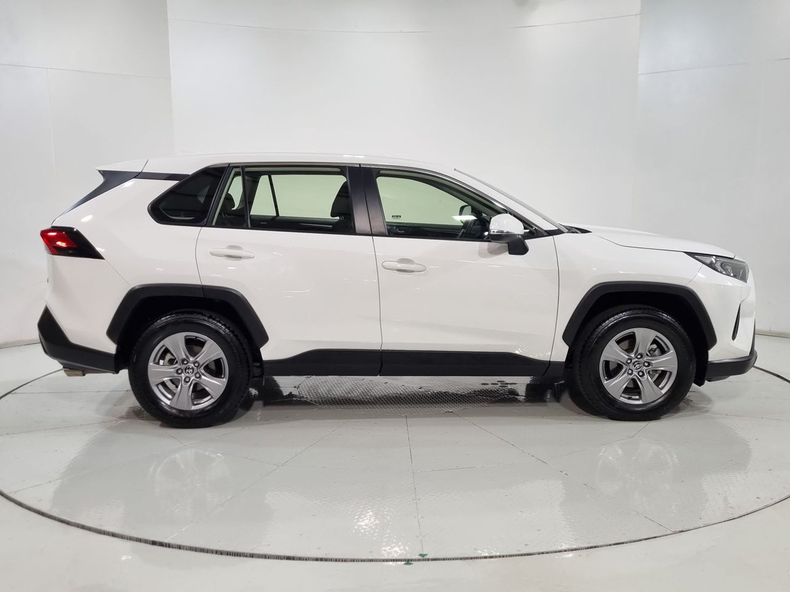 Toyota RAV4 4X2 2.0 AUT 2025 - Imagen 13 de 20