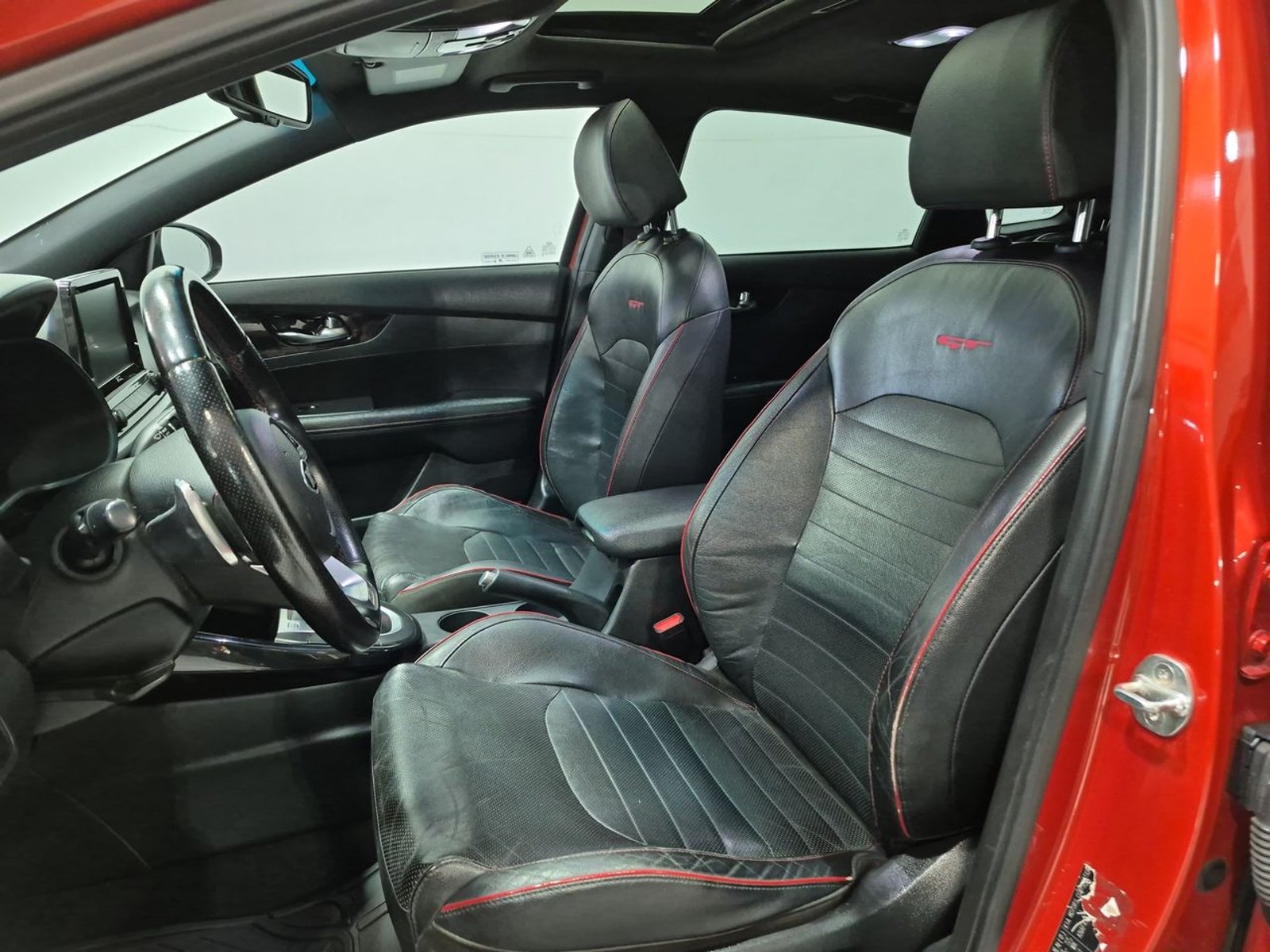 Kia CERATO 5 BD TGDI HATCH BACK 1.6 2020 - Imagen 18 de 20