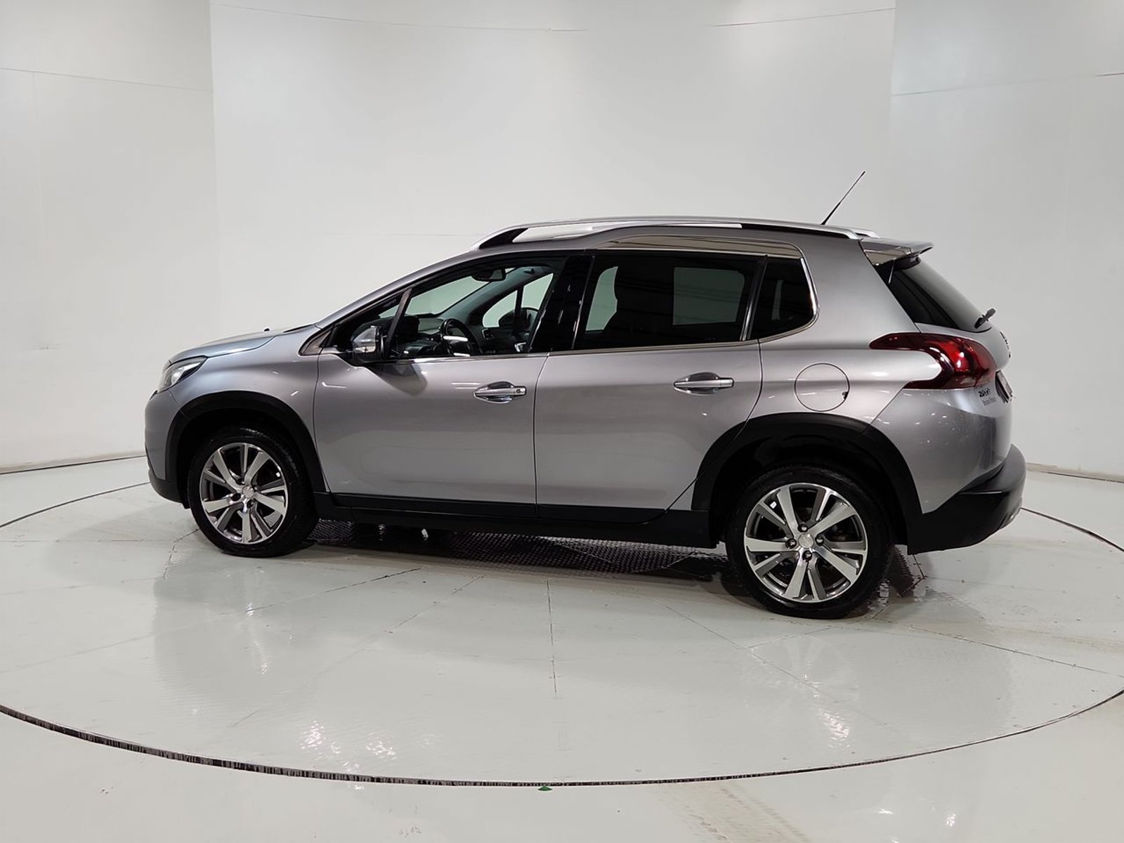 Peugeot 2008 ALLURE BLUEHDI 1.5 2020 - Imagen 6 de 20