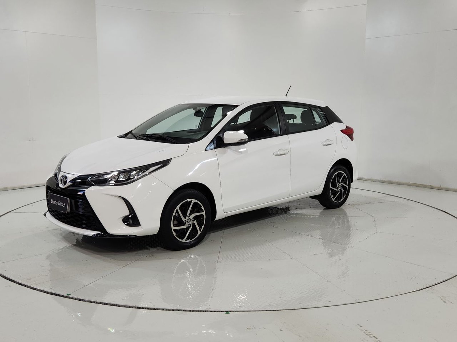 Toyota YARIS HB OTTO 1.5 2021 - Imagen 3 de 20